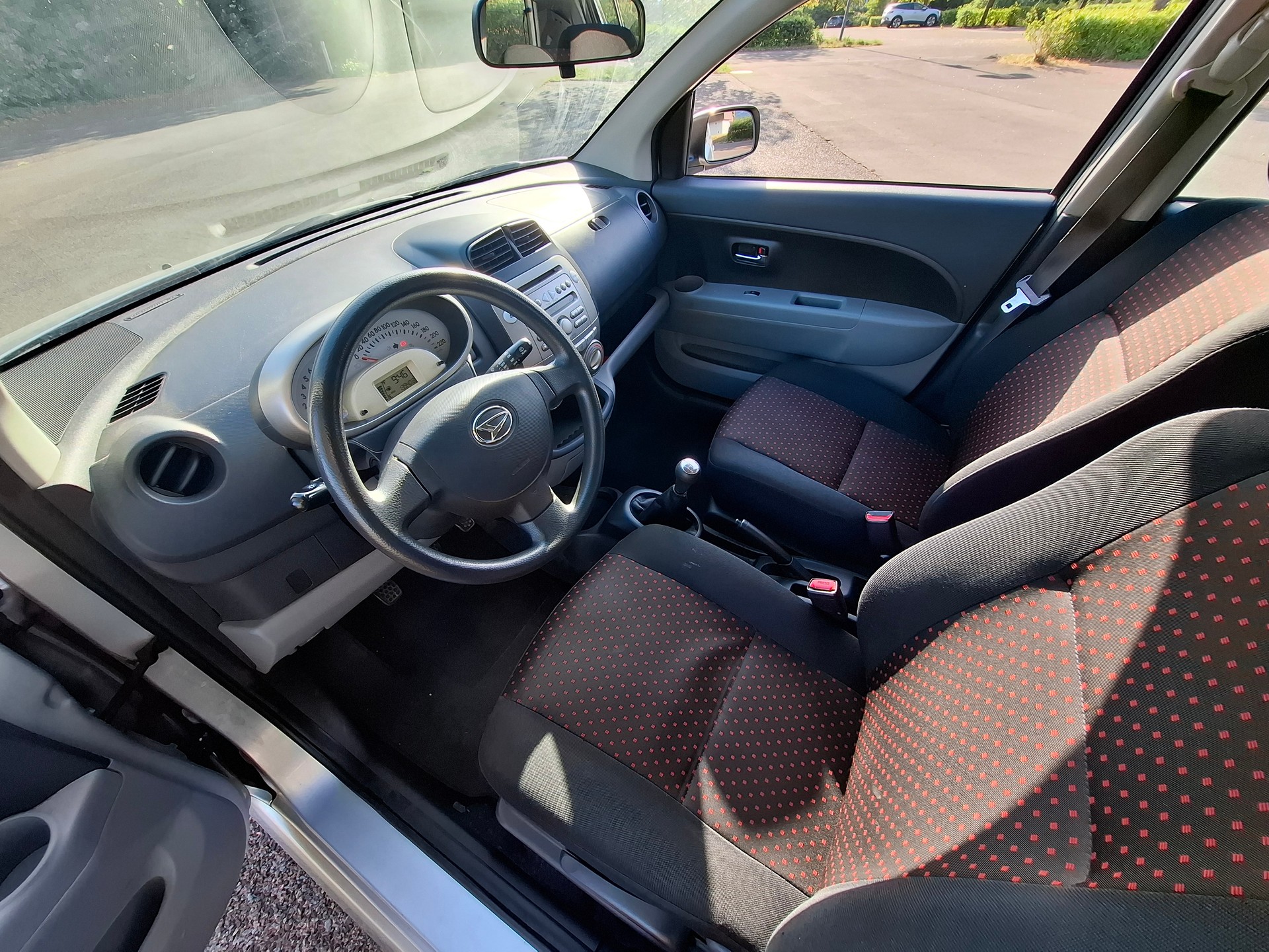 DAIHATSU Sirion 1.3 eco-4WD-image-10