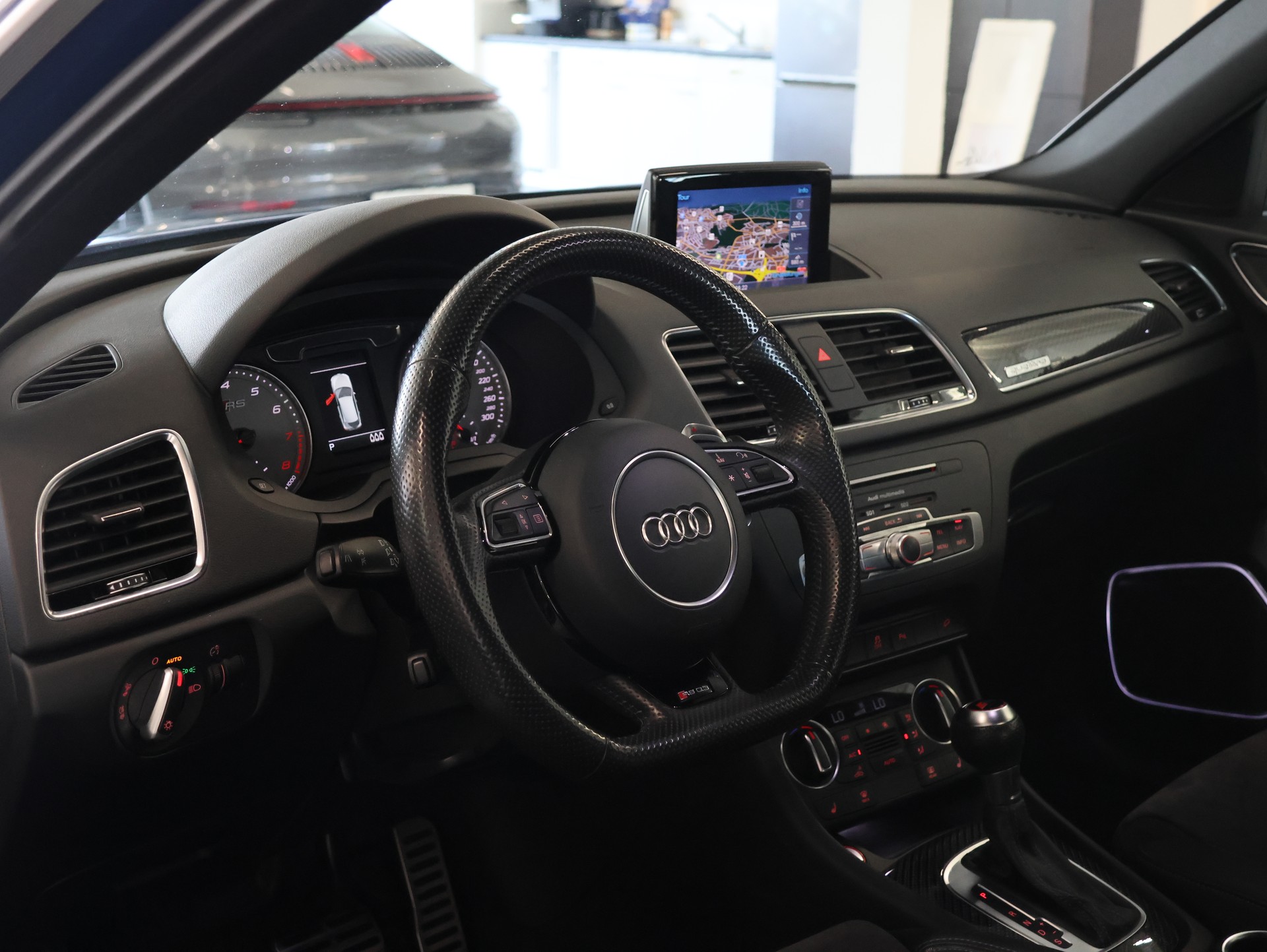 AUDI RS Q3 2.5 TFSI performance quattro S-tronic *Bose* *Sitzheizung* *Rückfahrkamera*-image-16