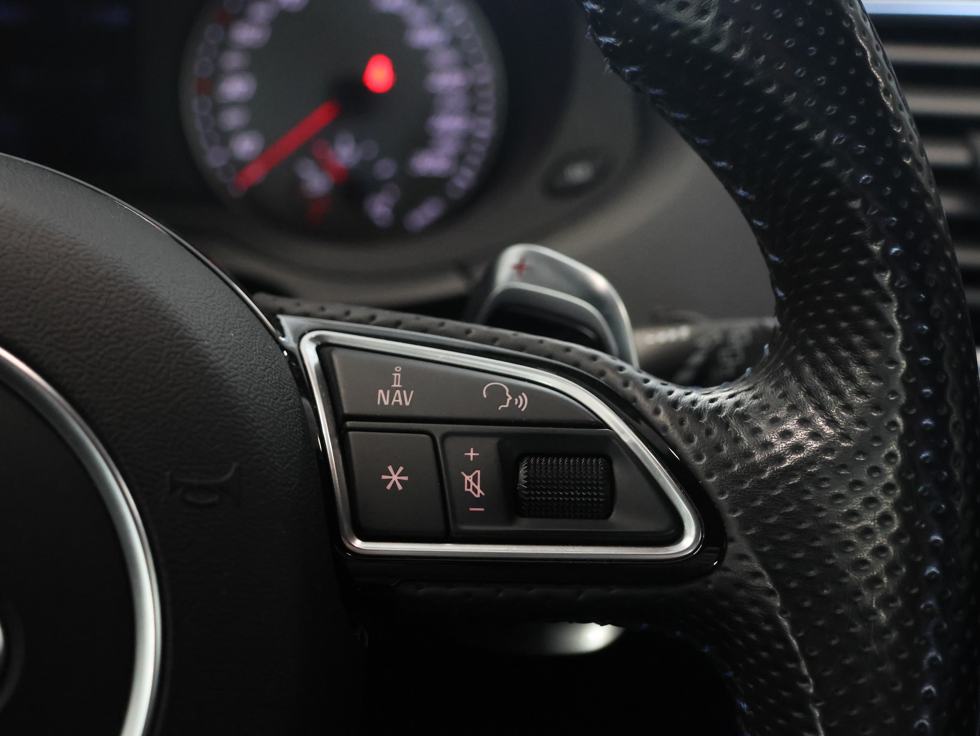 AUDI RS Q3 2.5 TFSI performance quattro S-tronic *Bose* *Sitzheizung* *Rückfahrkamera*-image-25