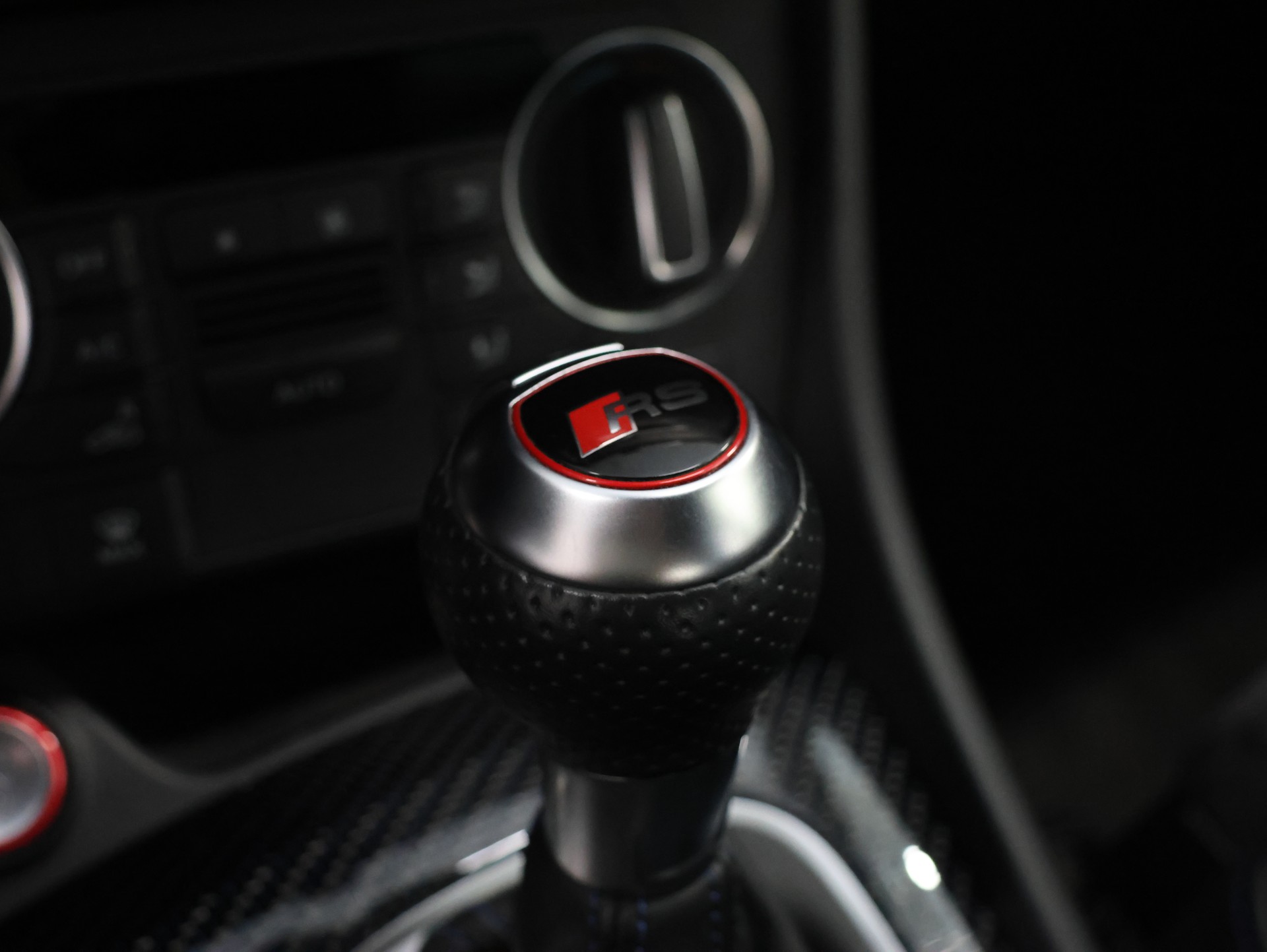 AUDI RS Q3 2.5 TFSI performance quattro S-tronic *Bose* *Sitzheizung* *Rückfahrkamera*-image-31