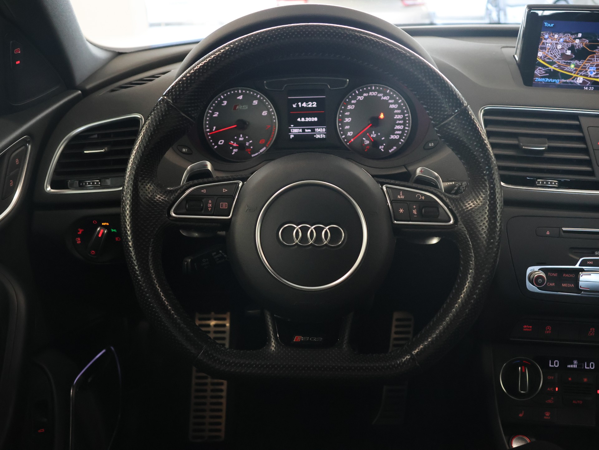 AUDI RS Q3 2.5 TFSI performance quattro S-tronic *Bose* *Sitzheizung* *Rückfahrkamera*-image-17