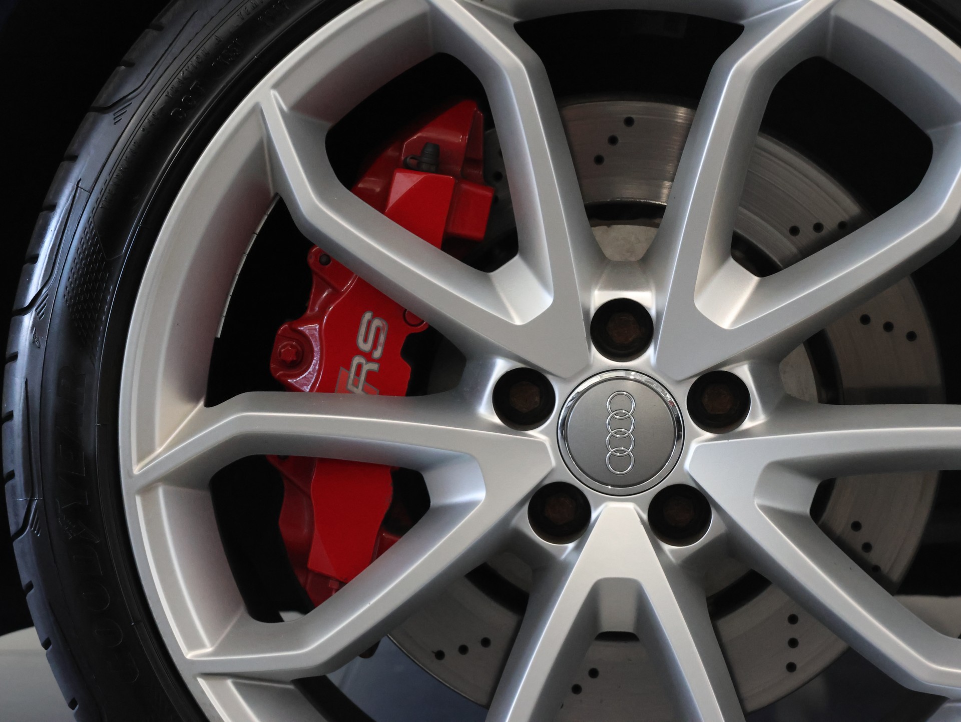 AUDI RS Q3 2.5 TFSI performance quattro S-tronic *Bose* *Sitzheizung* *Rückfahrkamera*-image-12