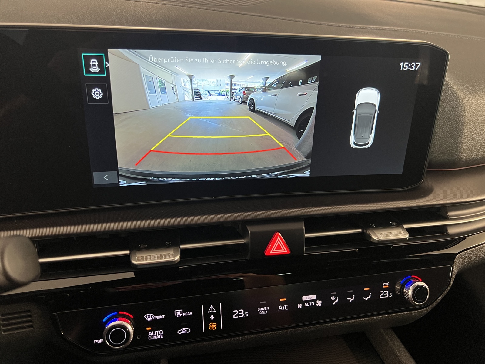 KIA Sportage 1.6 T Hybrid Black Edition-image-9