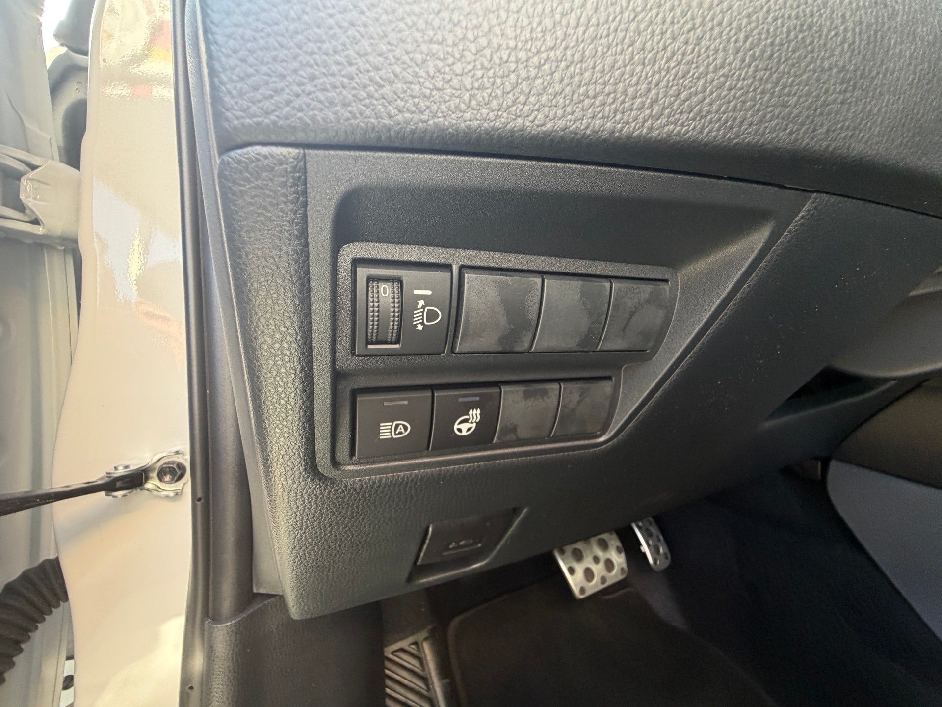 TOYOTA Yaris 1.5 GR Sport e-CVT-image-10
