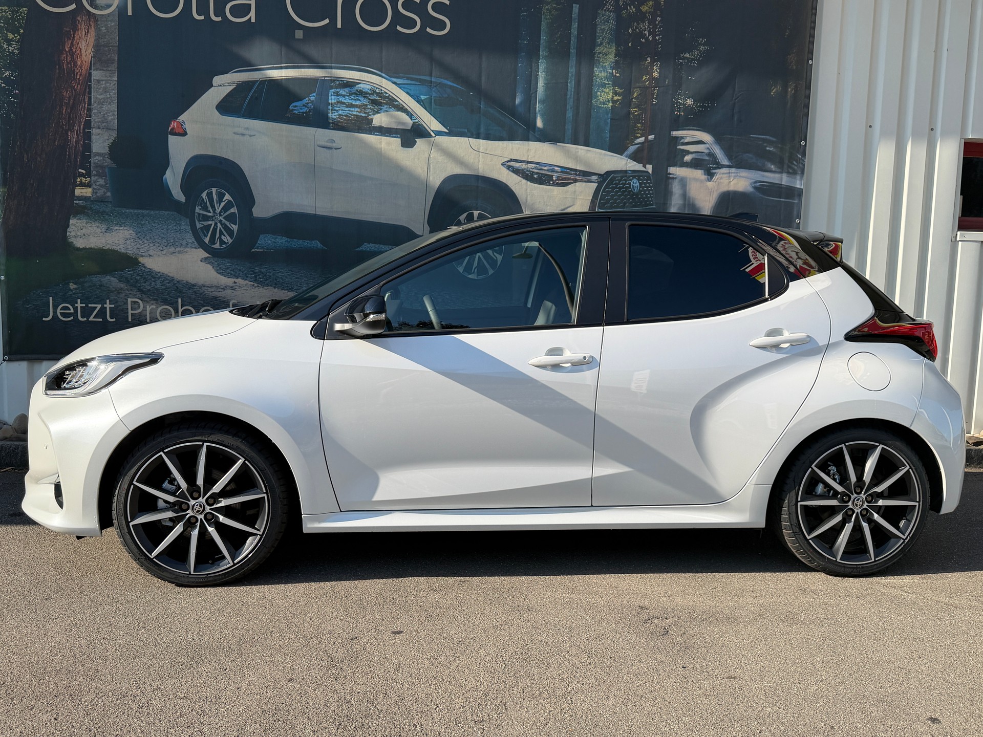 TOYOTA Yaris 1.5 GR Sport e-CVT-image-1
