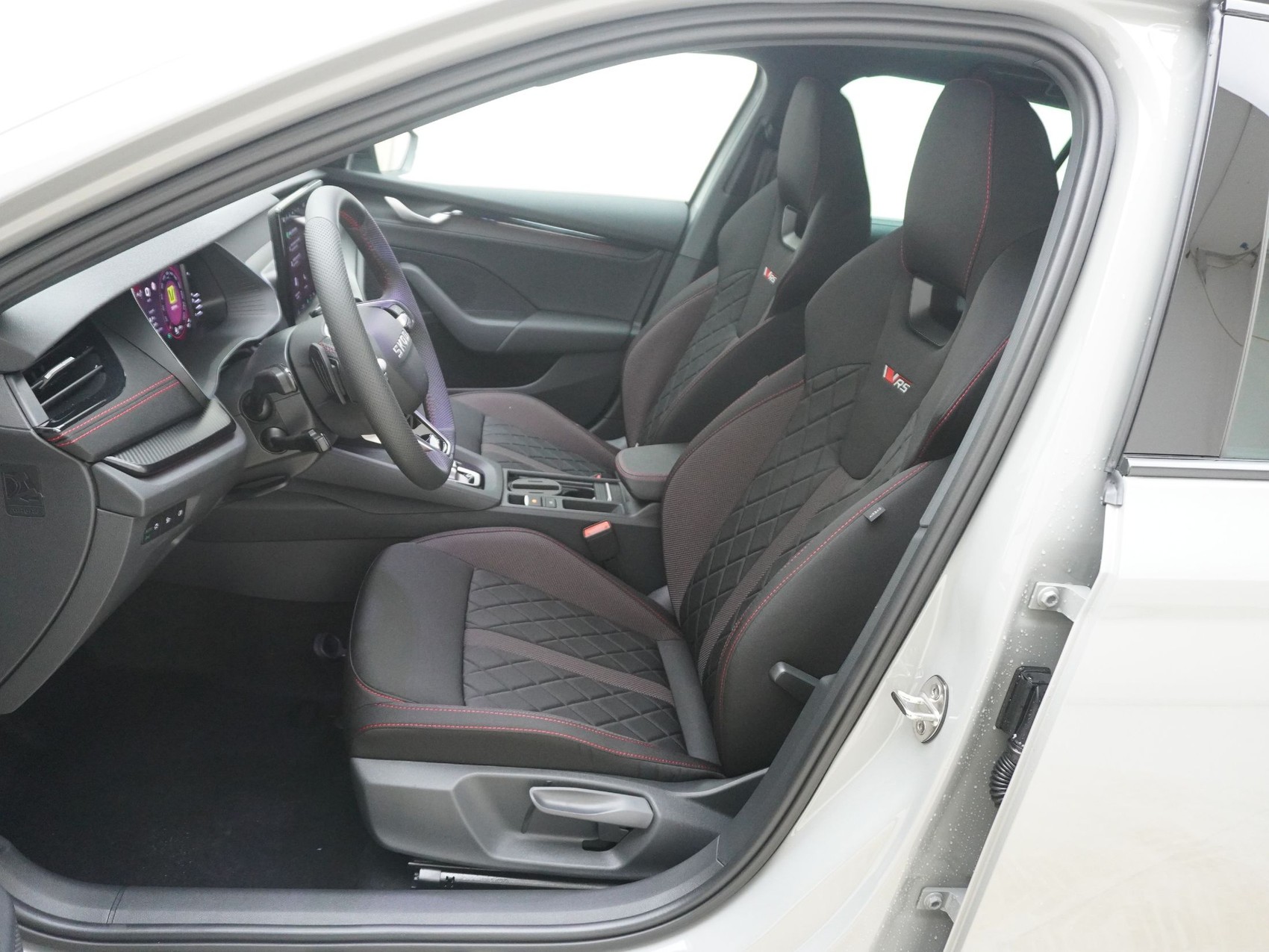 SKODA Octavia 2.0 TSI RS DSG-image-7