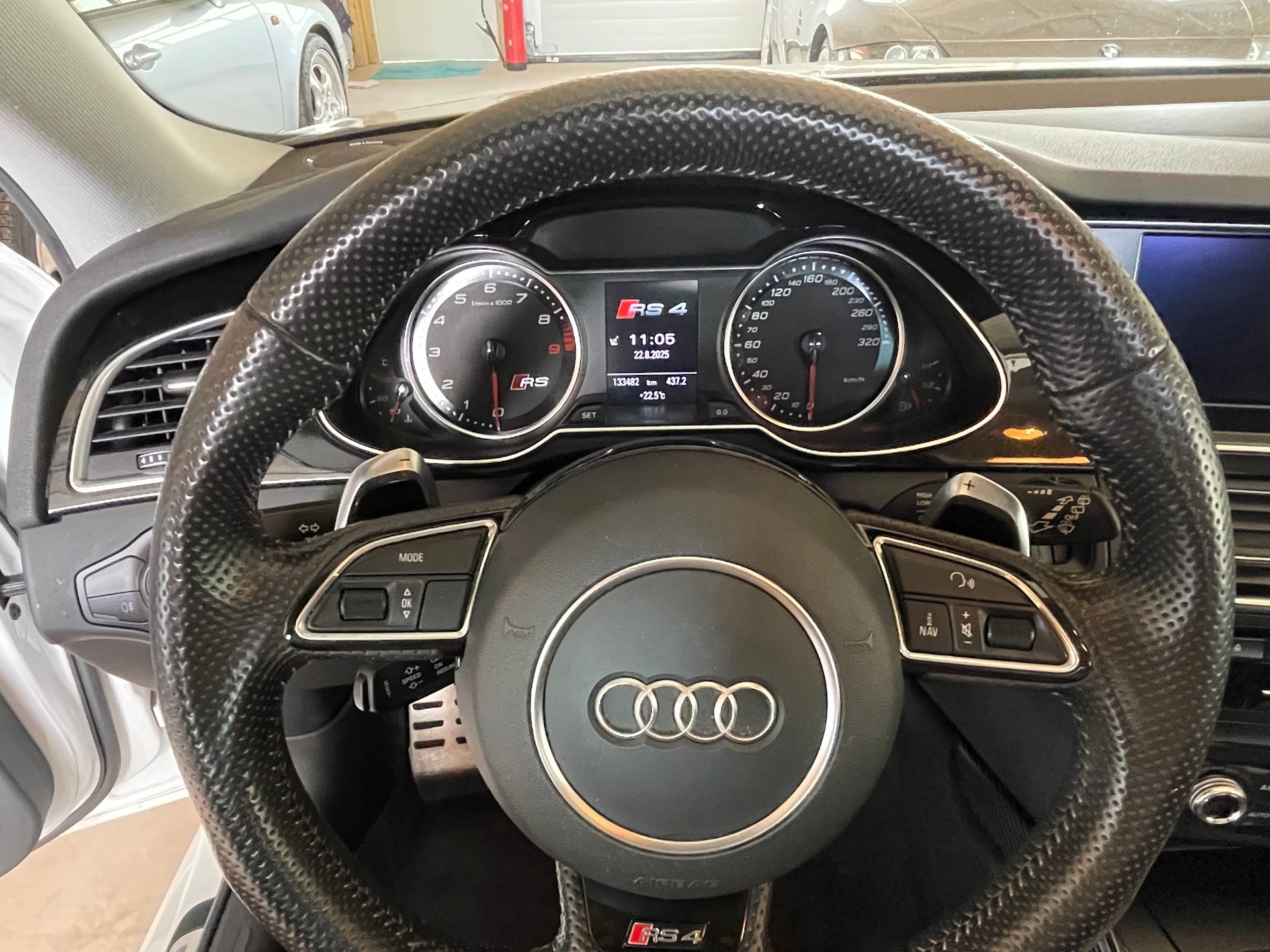 AUDI RS4 Avant 4.2 FSI V8 quattro S-tronic-image-12