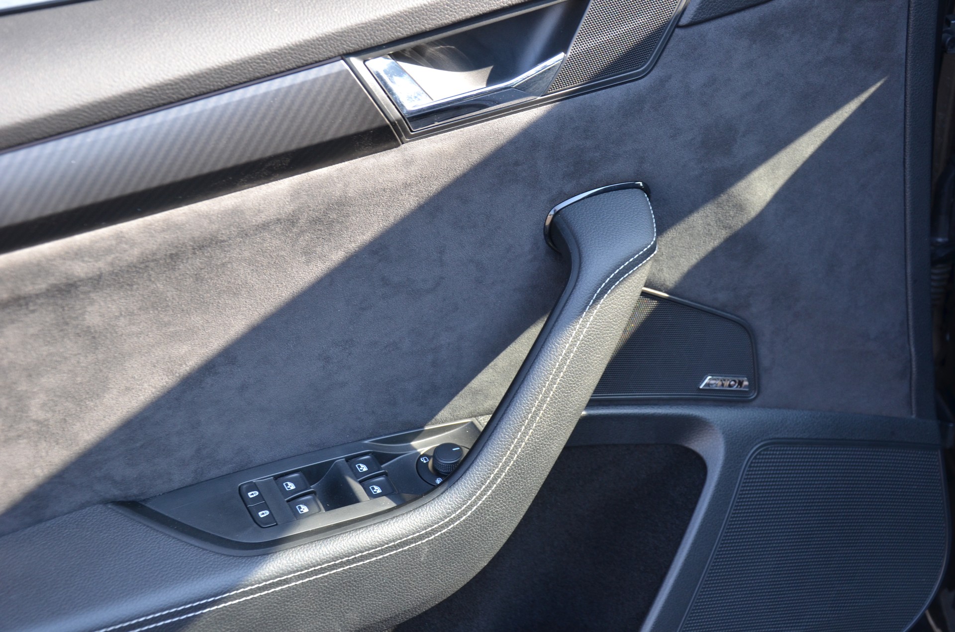 SKODA Superb Combi 2.0 TSI SportLine Plus 4x4 DSG-image-18