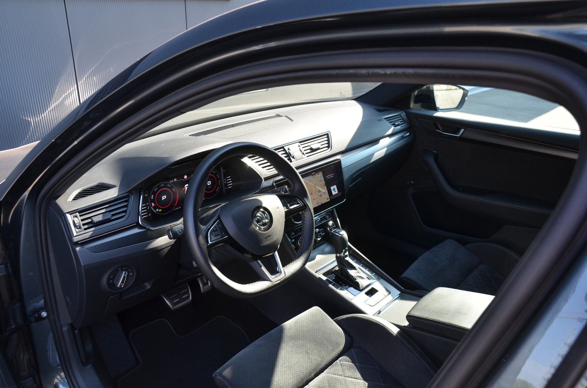 SKODA Superb Combi 2.0 TSI SportLine Plus 4x4 DSG-image-17