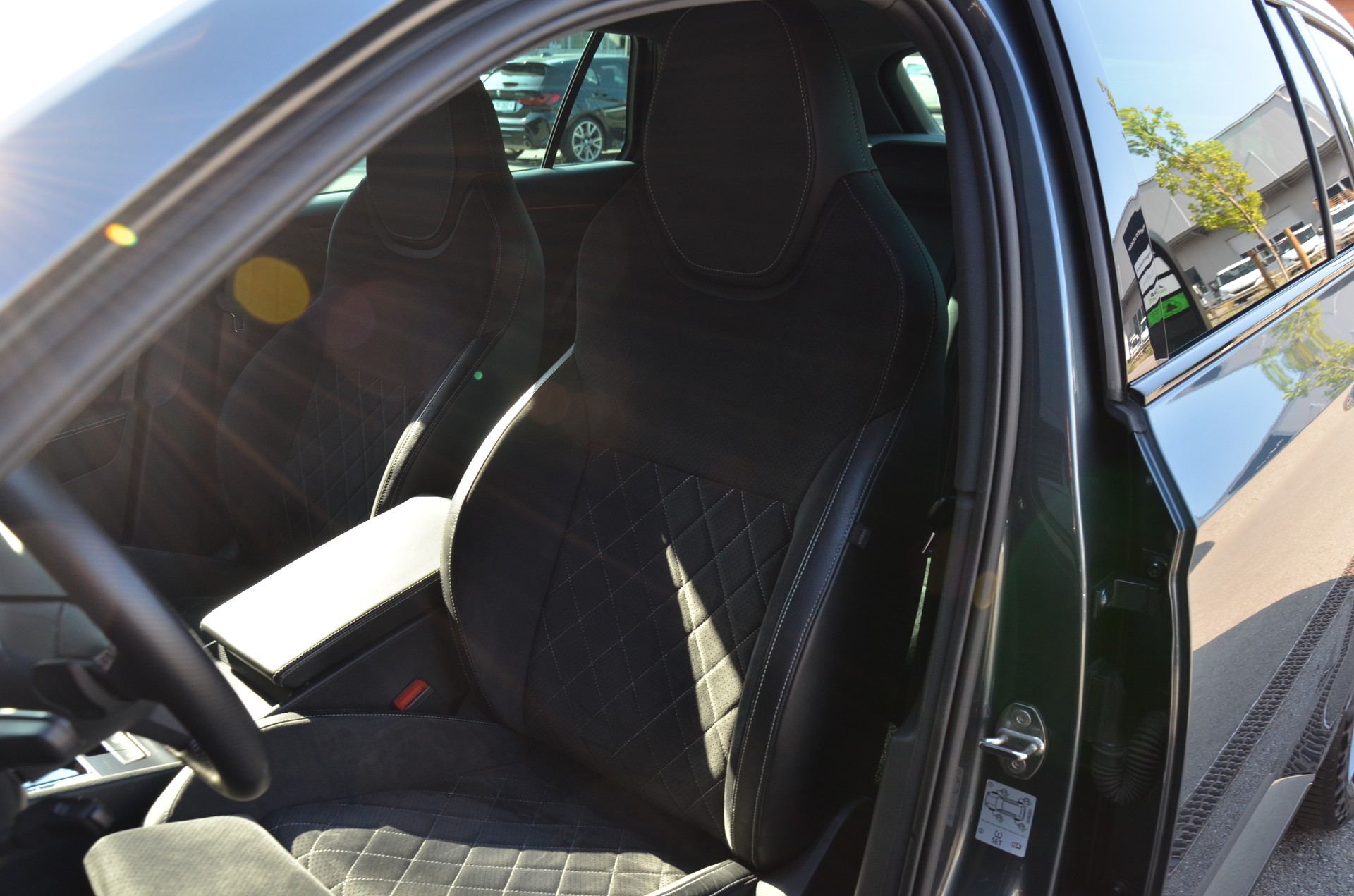 SKODA Superb Combi 2.0 TSI SportLine Plus 4x4 DSG-image-20