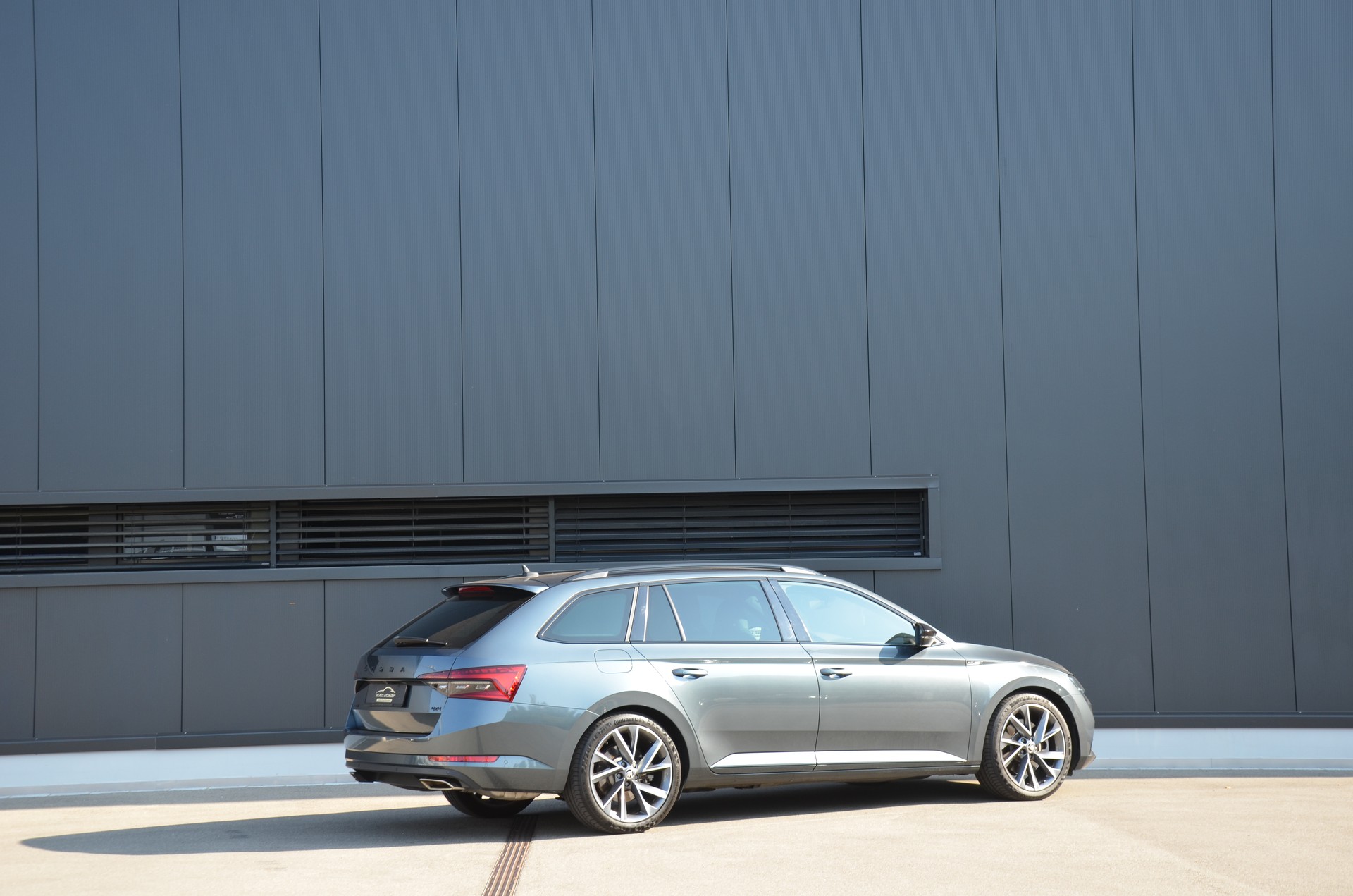 SKODA Superb Combi 2.0 TSI SportLine Plus 4x4 DSG-image-3