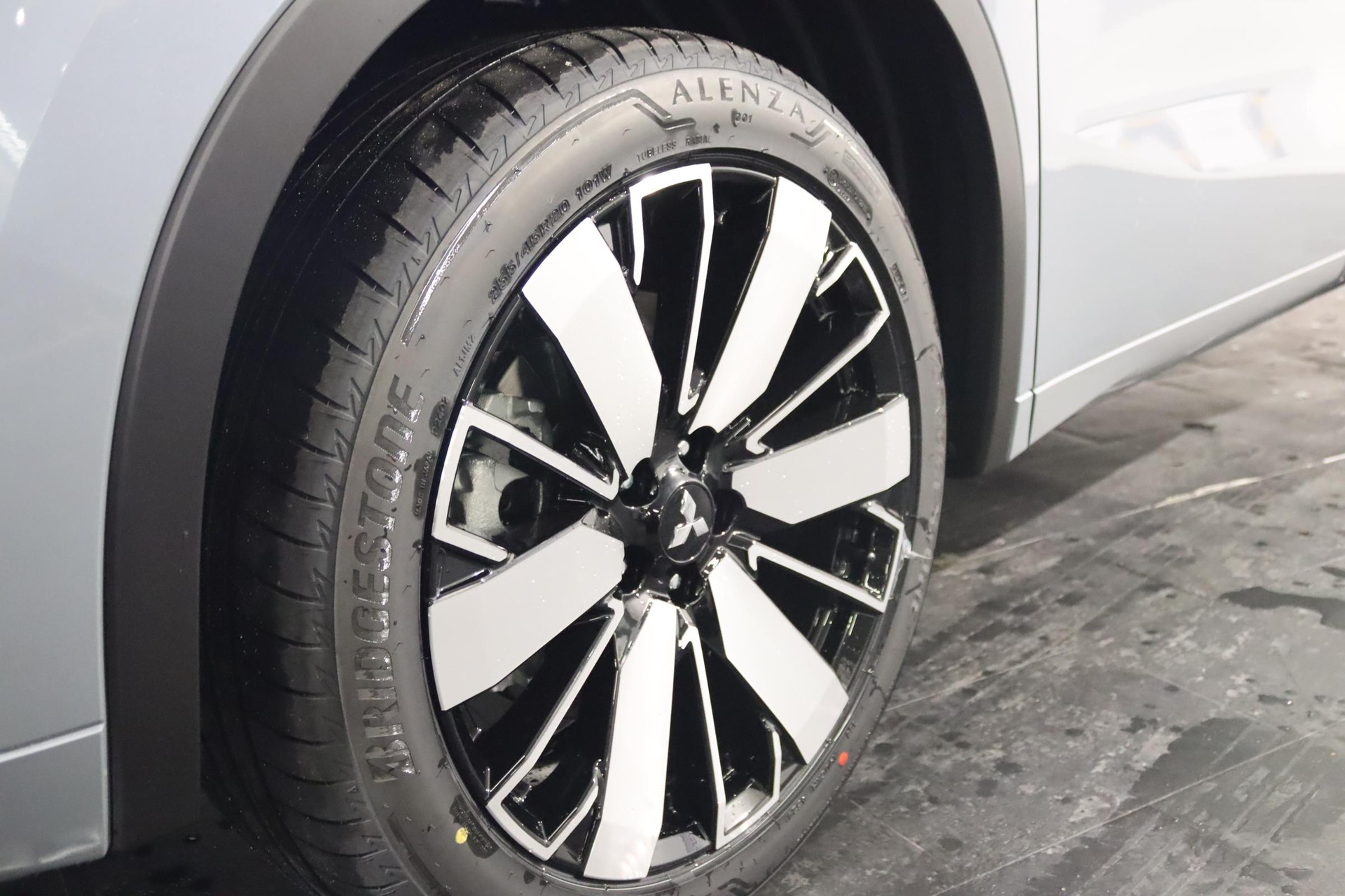 MITSUBISHI Outlander 2.4 PHEV Instyle 4x4-image-18