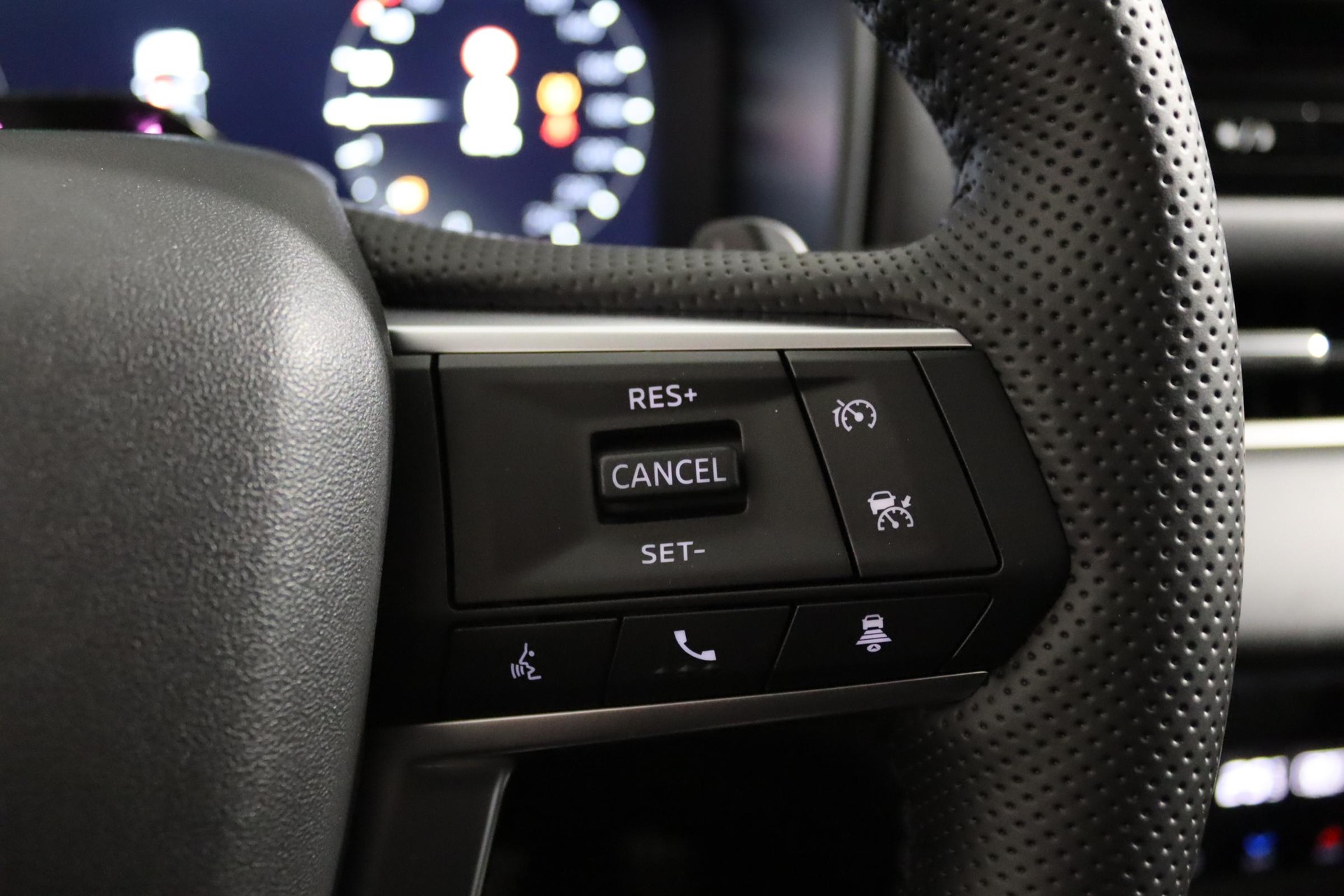 MITSUBISHI Outlander 2.4 PHEV Instyle 4x4-image-16
