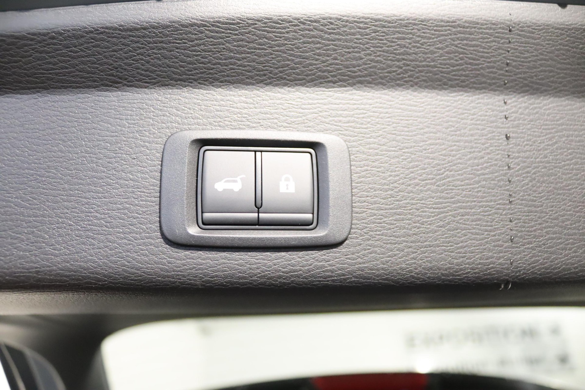 MITSUBISHI Outlander 2.4 PHEV Instyle 4x4-showroom-element-3