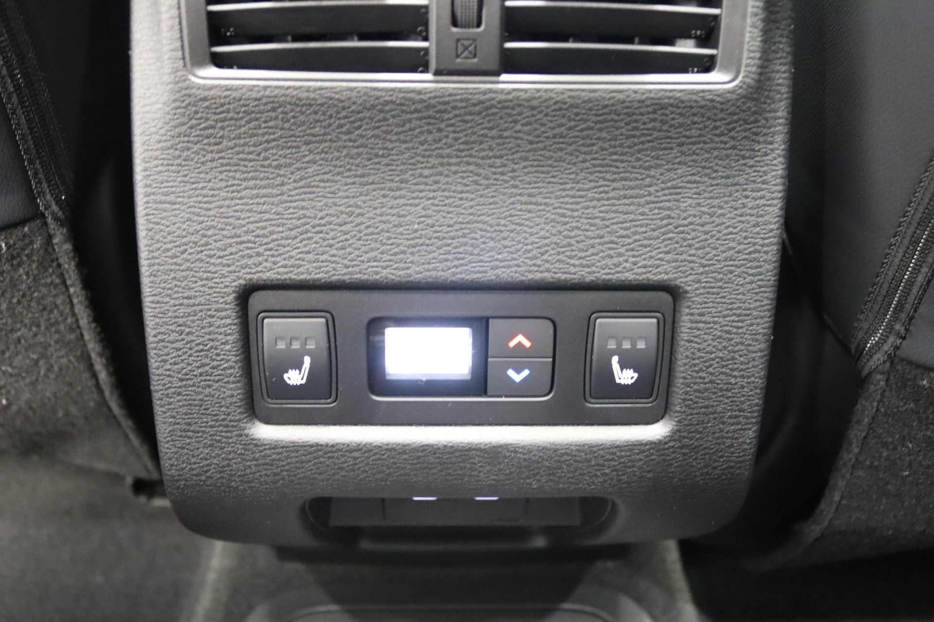 MITSUBISHI Outlander 2.4 PHEV Instyle 4x4-image-13