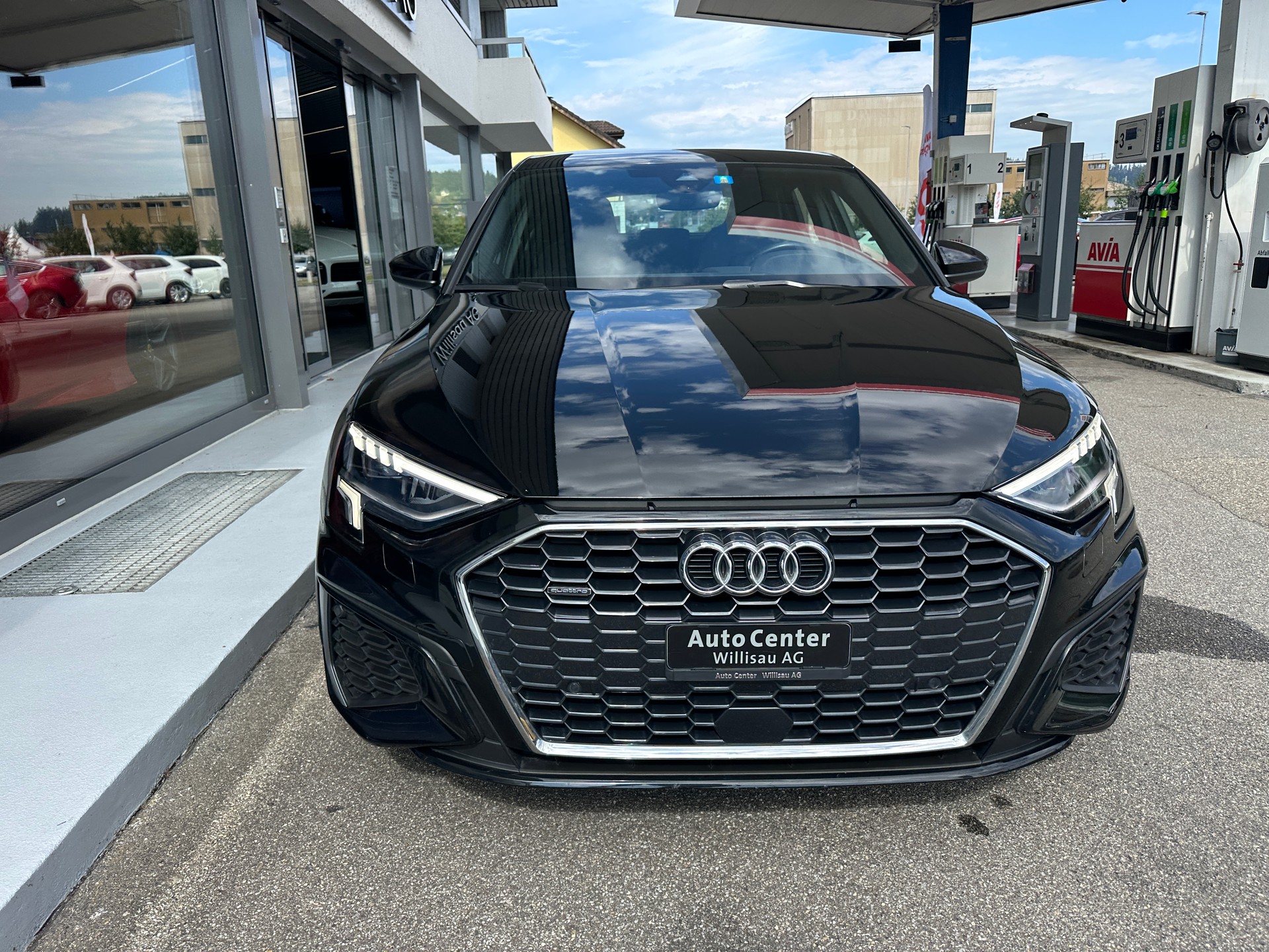AUDI A3 Sportback 40 TDI S line S-tronic quattro-image-2