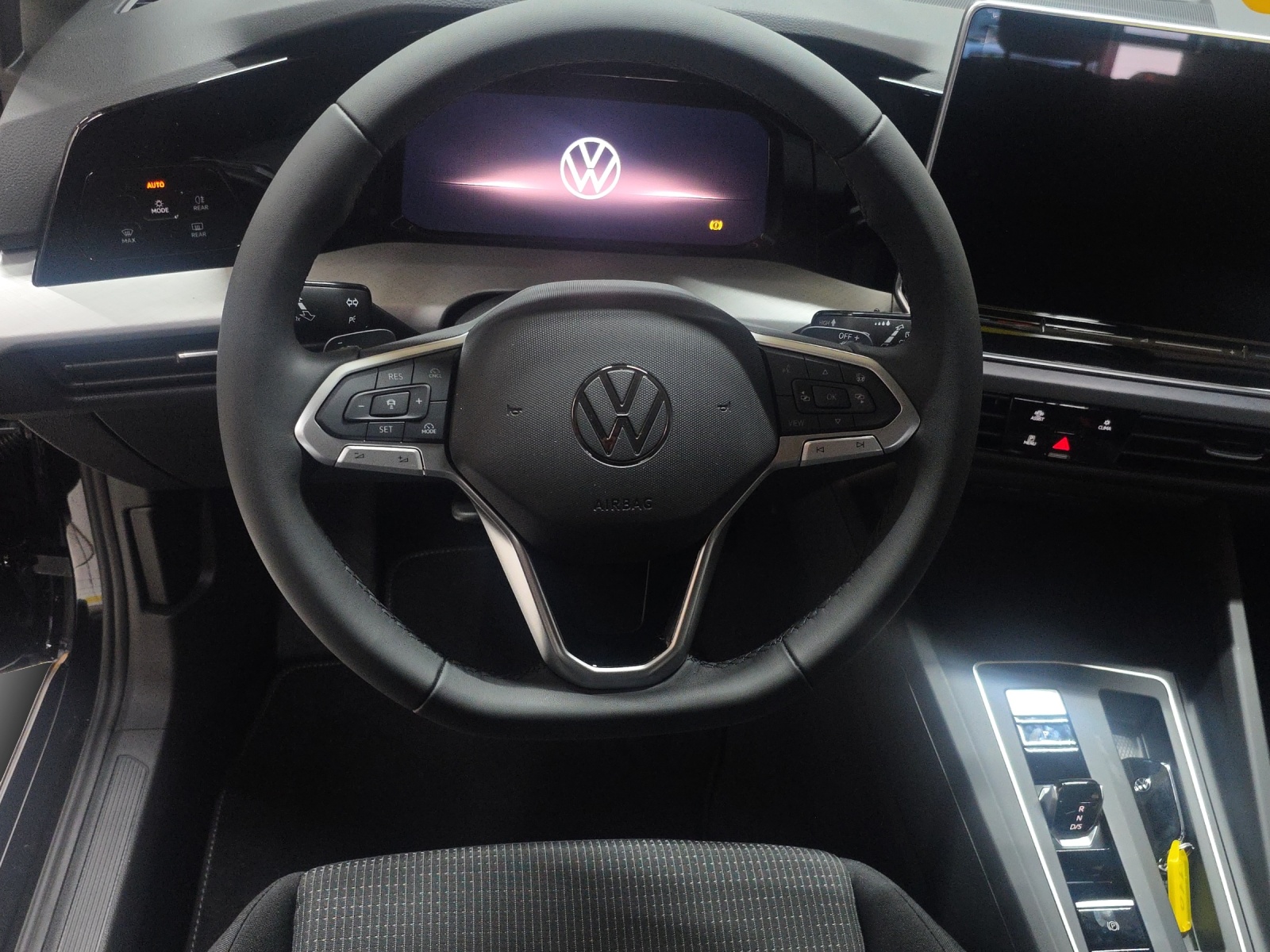 VW Golf 1.5 e TSI mHEV Value DSG-image-9