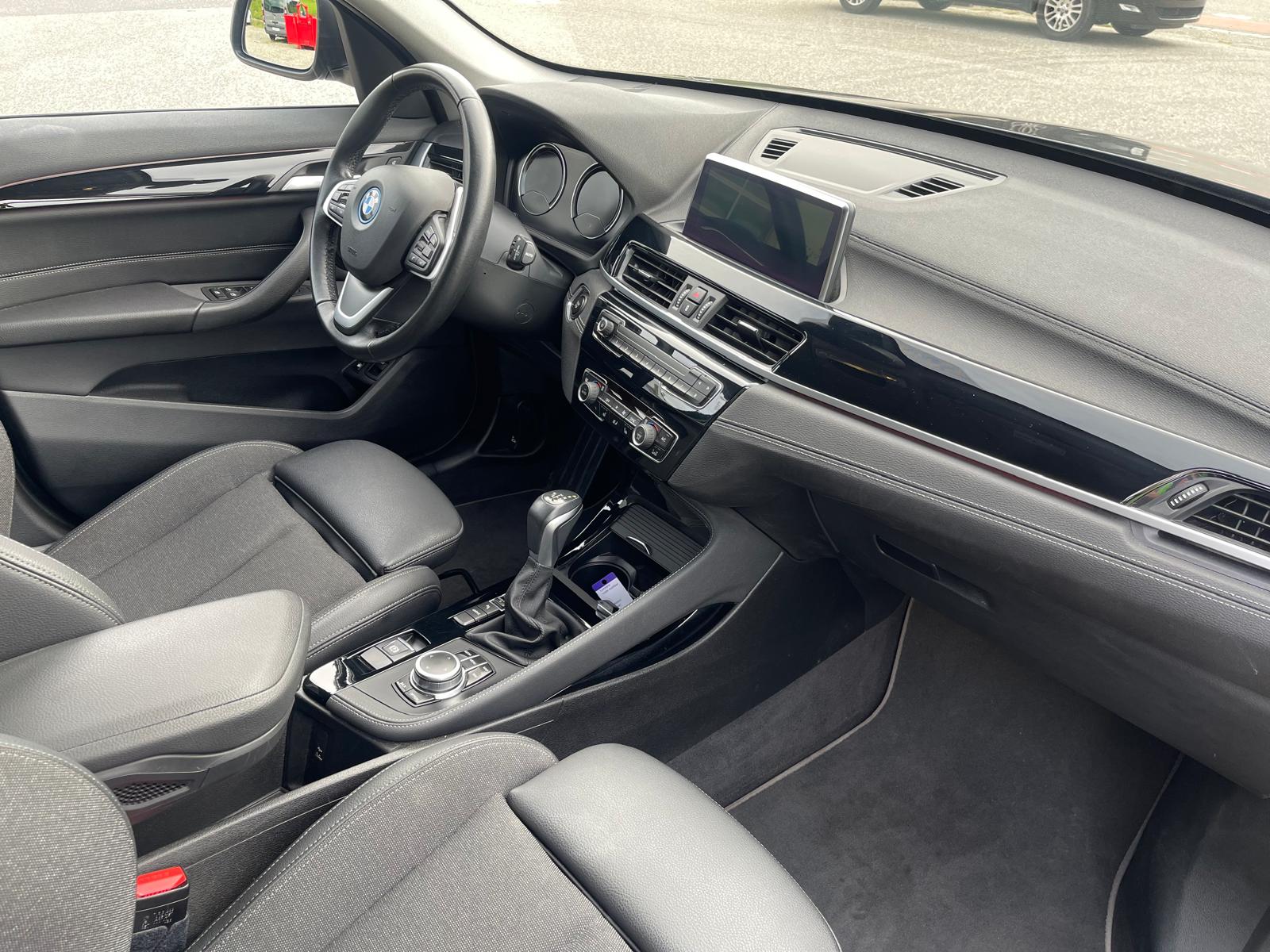 BMW X1 xDrive 25e Sport Line Steptronic-image-10
