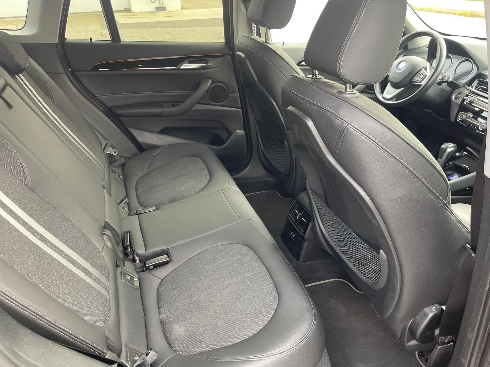 BMW X1 xDrive 25e Sport Line Steptronic-image-9