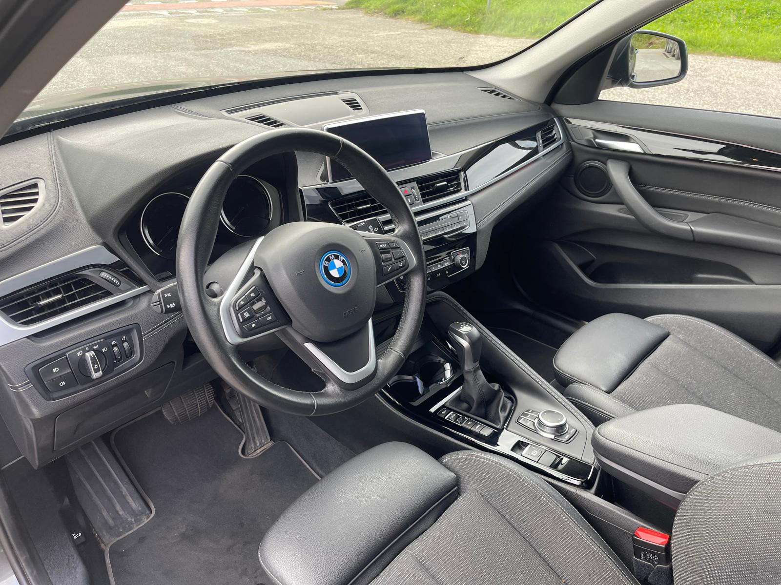 BMW X1 xDrive 25e Sport Line Steptronic-image-12