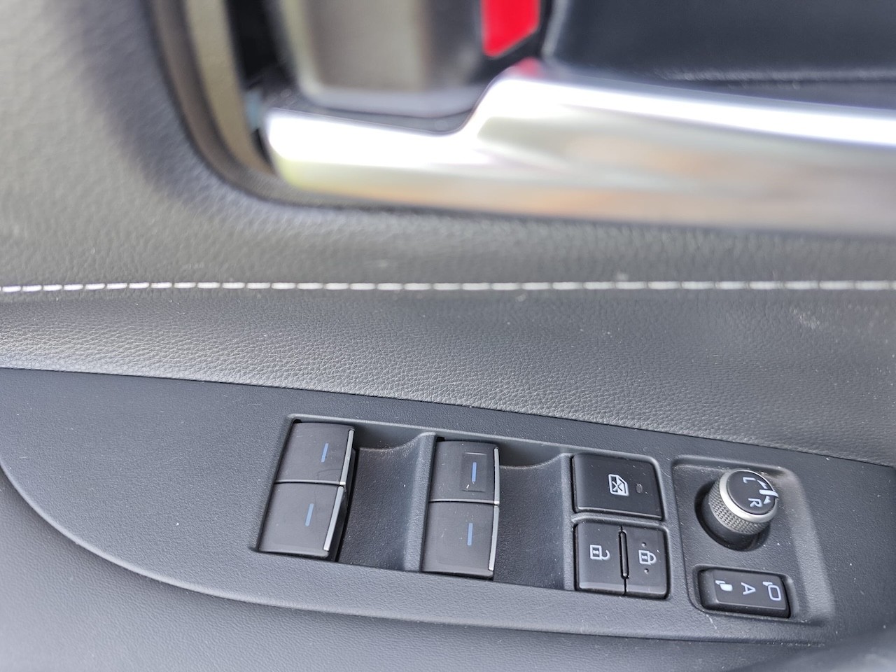 TOYOTA Swace 1.8 Hybrid Compact Top E-CVT-image-26
