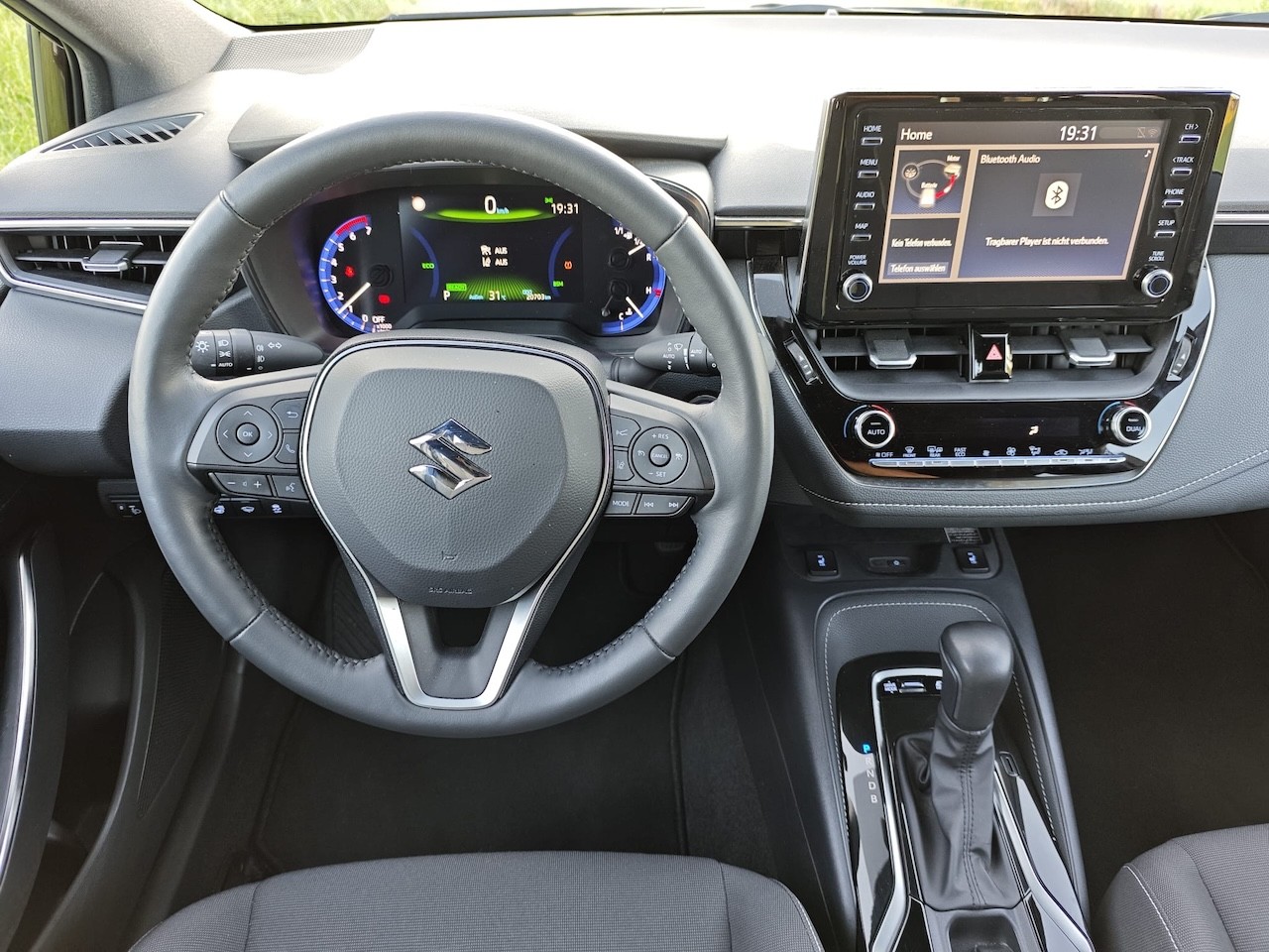 TOYOTA Swace 1.8 Hybrid Compact Top E-CVT-image-17