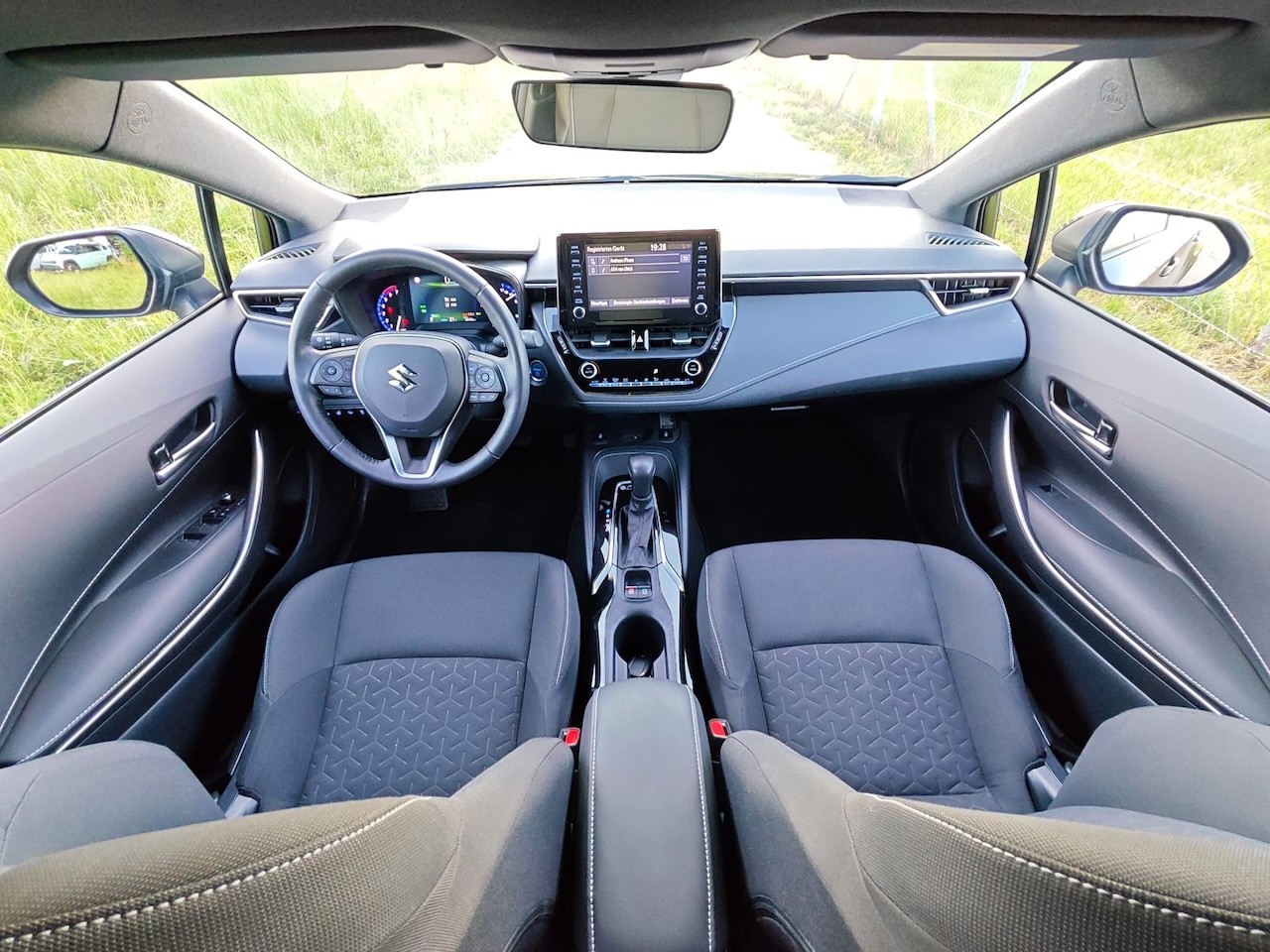 TOYOTA Swace 1.8 Hybrid Compact Top E-CVT-image-16