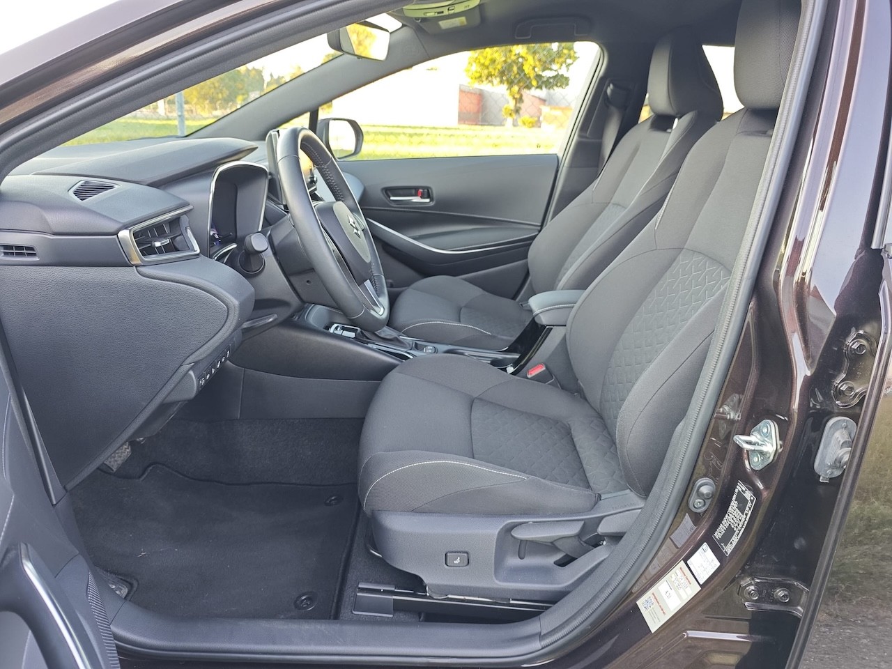 TOYOTA Swace 1.8 Hybrid Compact Top E-CVT-image-14