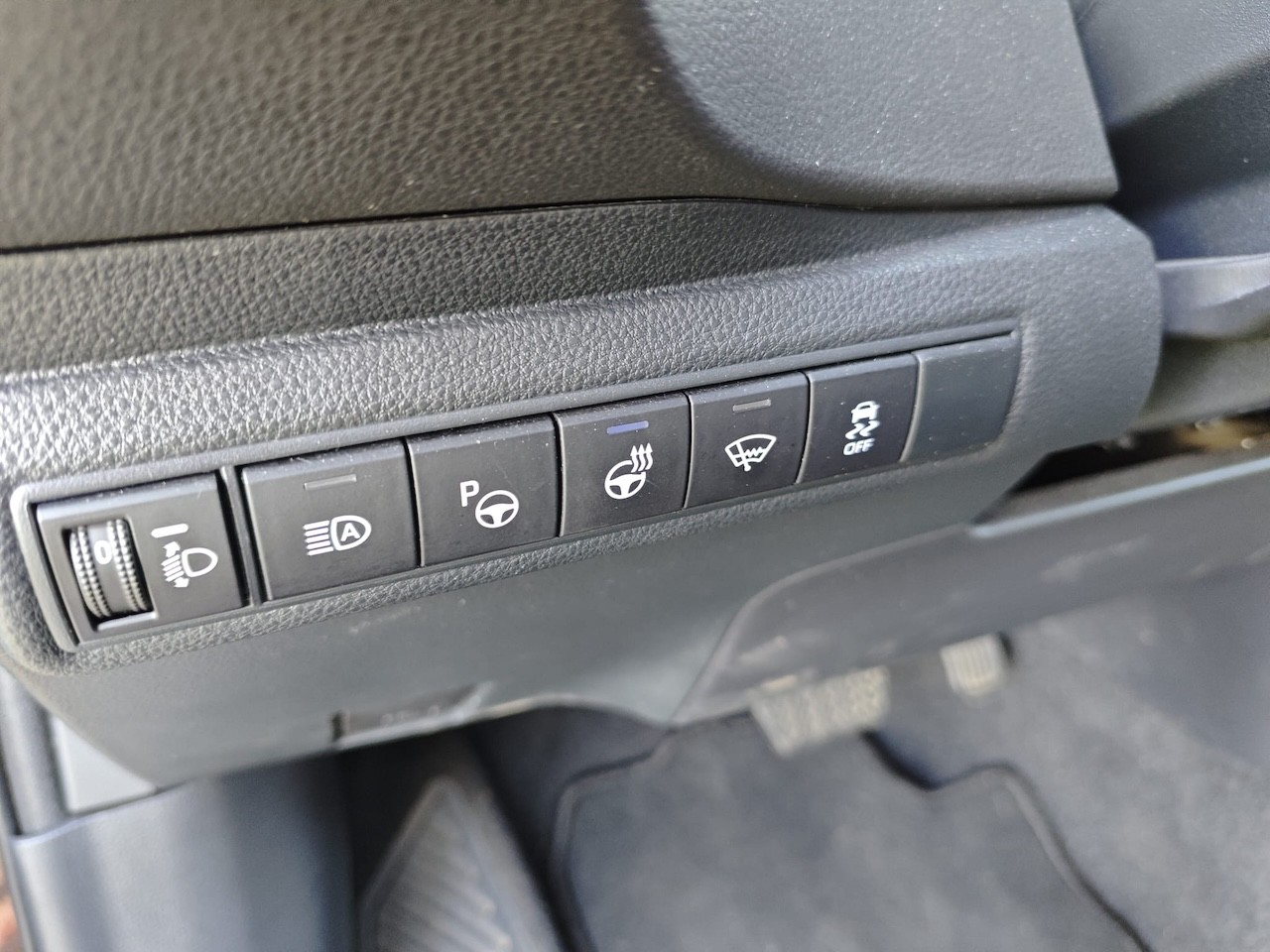 TOYOTA Swace 1.8 Hybrid Compact Top E-CVT-image-20
