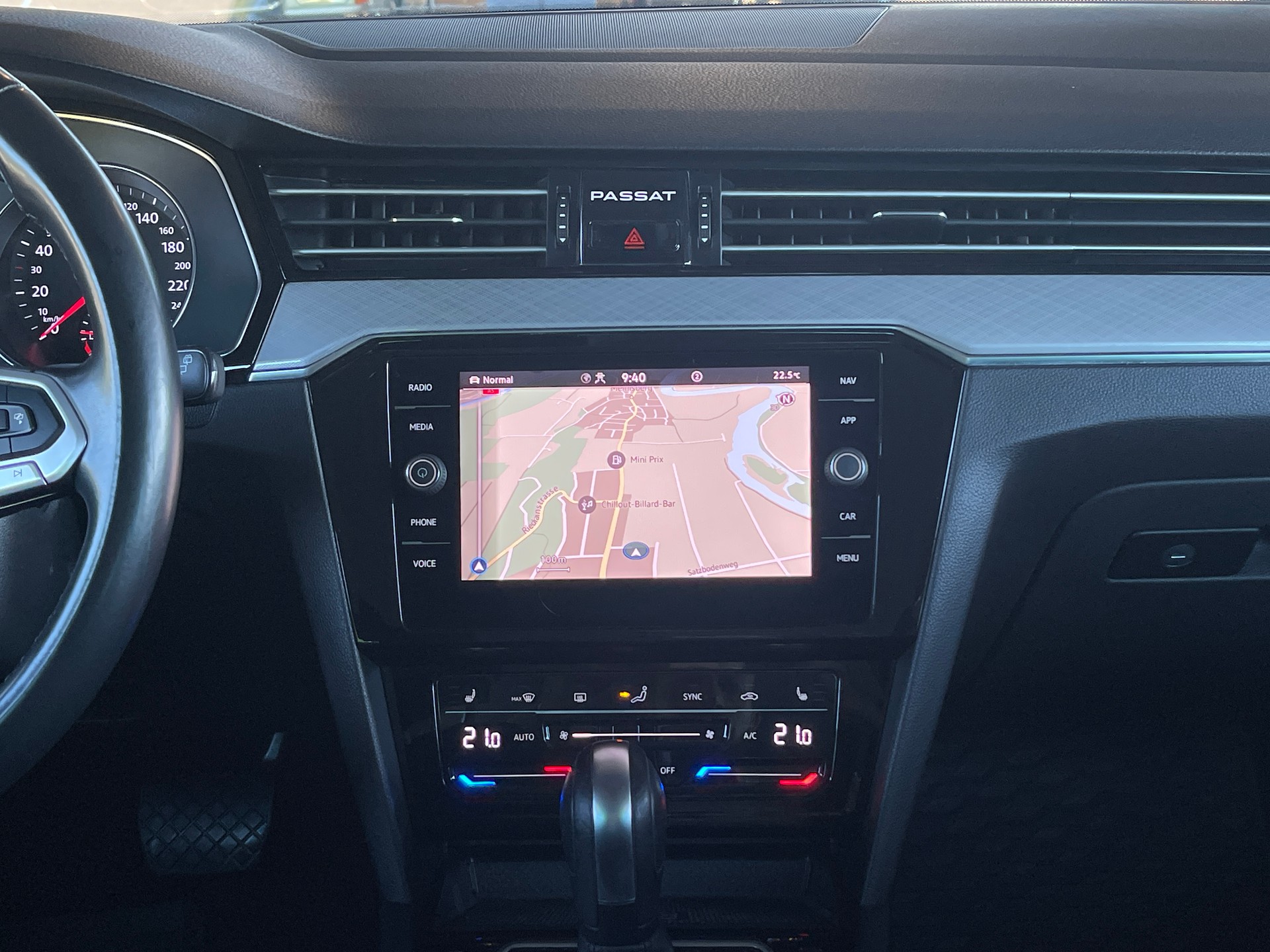 VW Passat 2.0 TDI BMT Business DSG-image-10