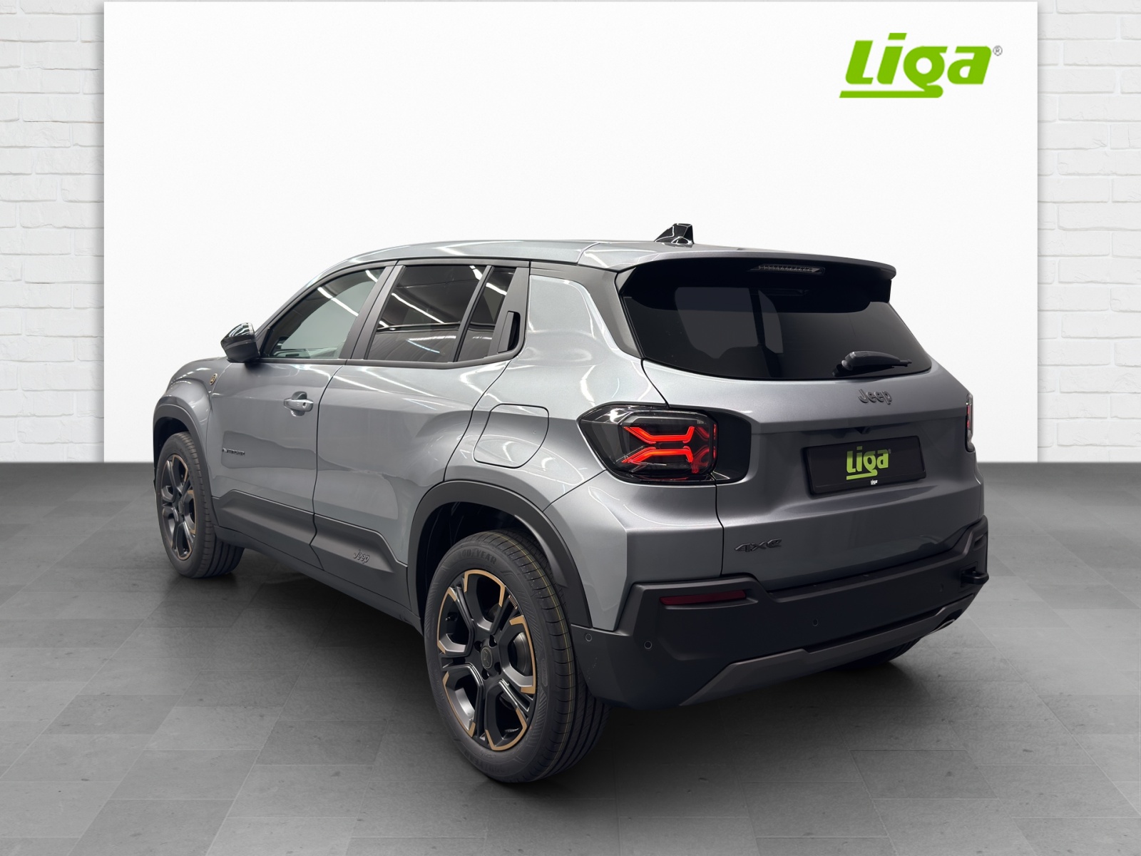 JEEP Avenger 1.2 MHEV 85th Anniversary 4xe-image-3