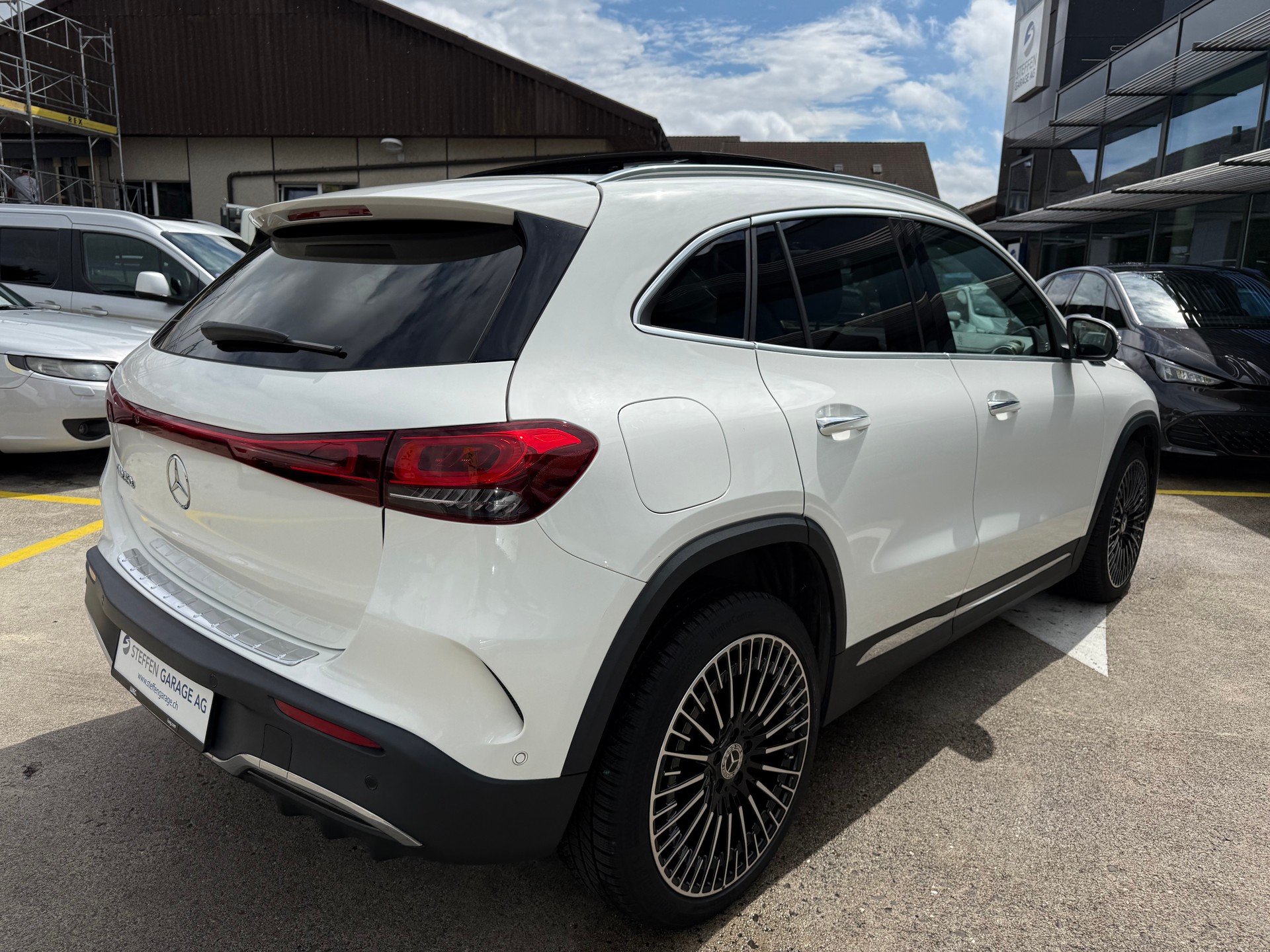 MERCEDES-BENZ EQA 250-image-4