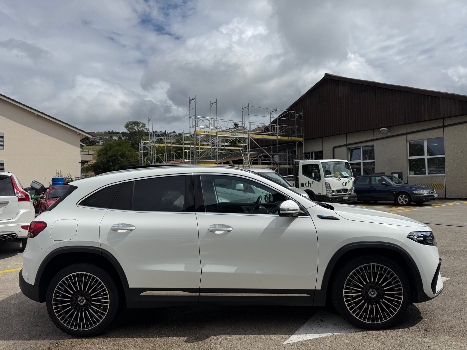 MERCEDES-BENZ EQA 250-image-3
