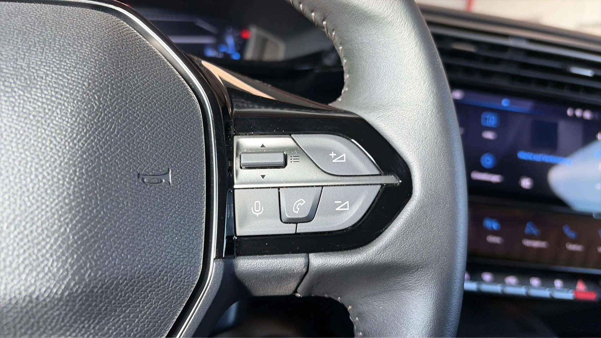PEUGEOT 308 SW 1.5 BlueHDI Allure EAT8 mit AHK-image-22