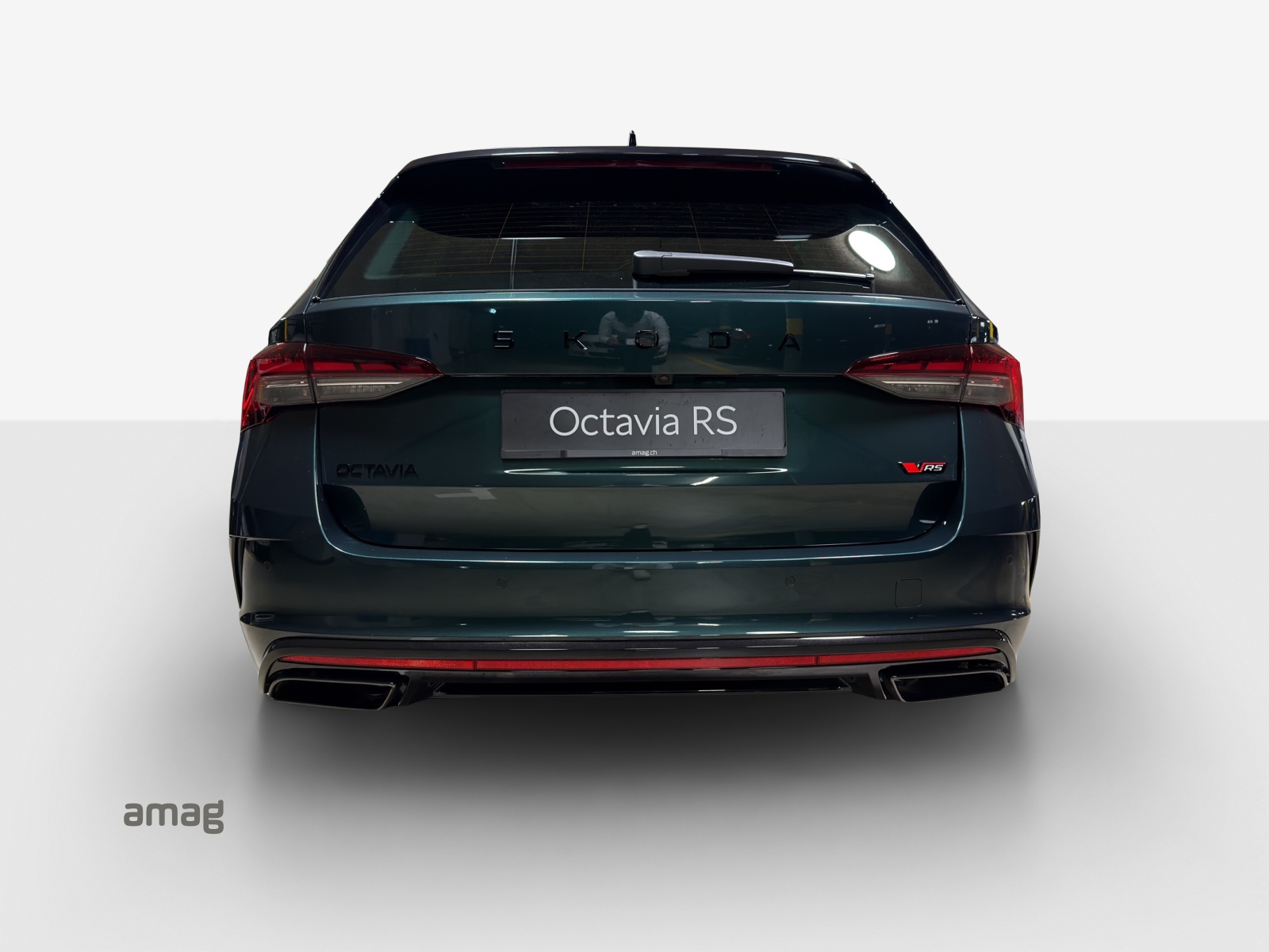 SKODA Octavia Combi 2.0 TSI DSG RS 30 Years Edition-image-3