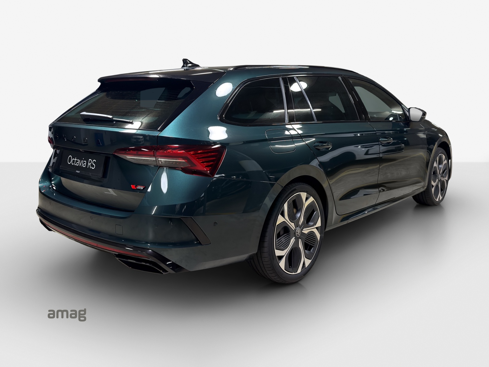 SKODA Octavia Combi 2.0 TSI DSG RS 30 Years Edition-image-4