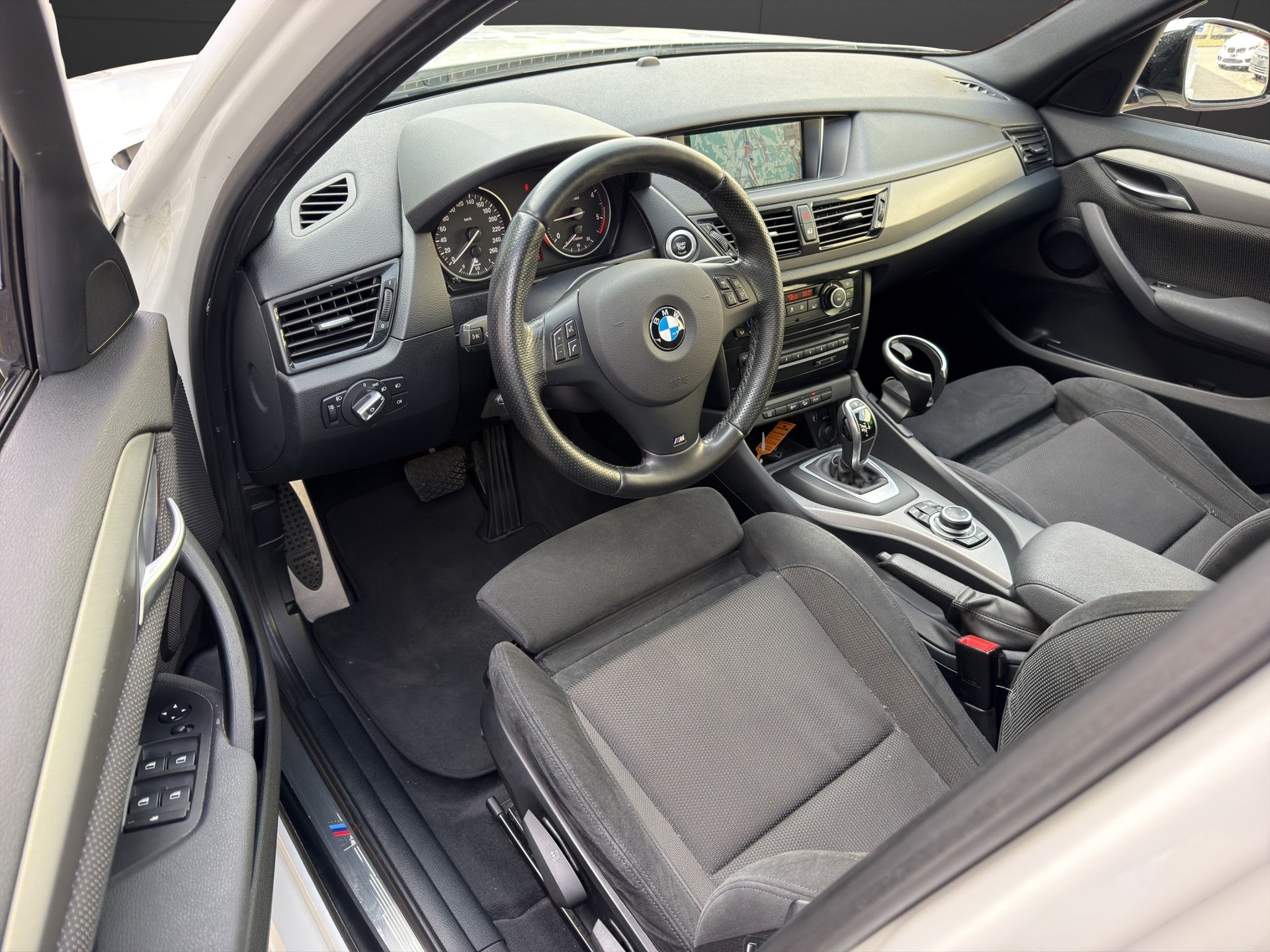 BMW X1 xDrive 20d M Sport Steptronic Frisch MFK-image-9
