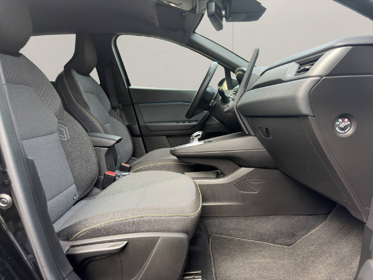 RENAULT Captur 1.6 E-Tech techno-image-9