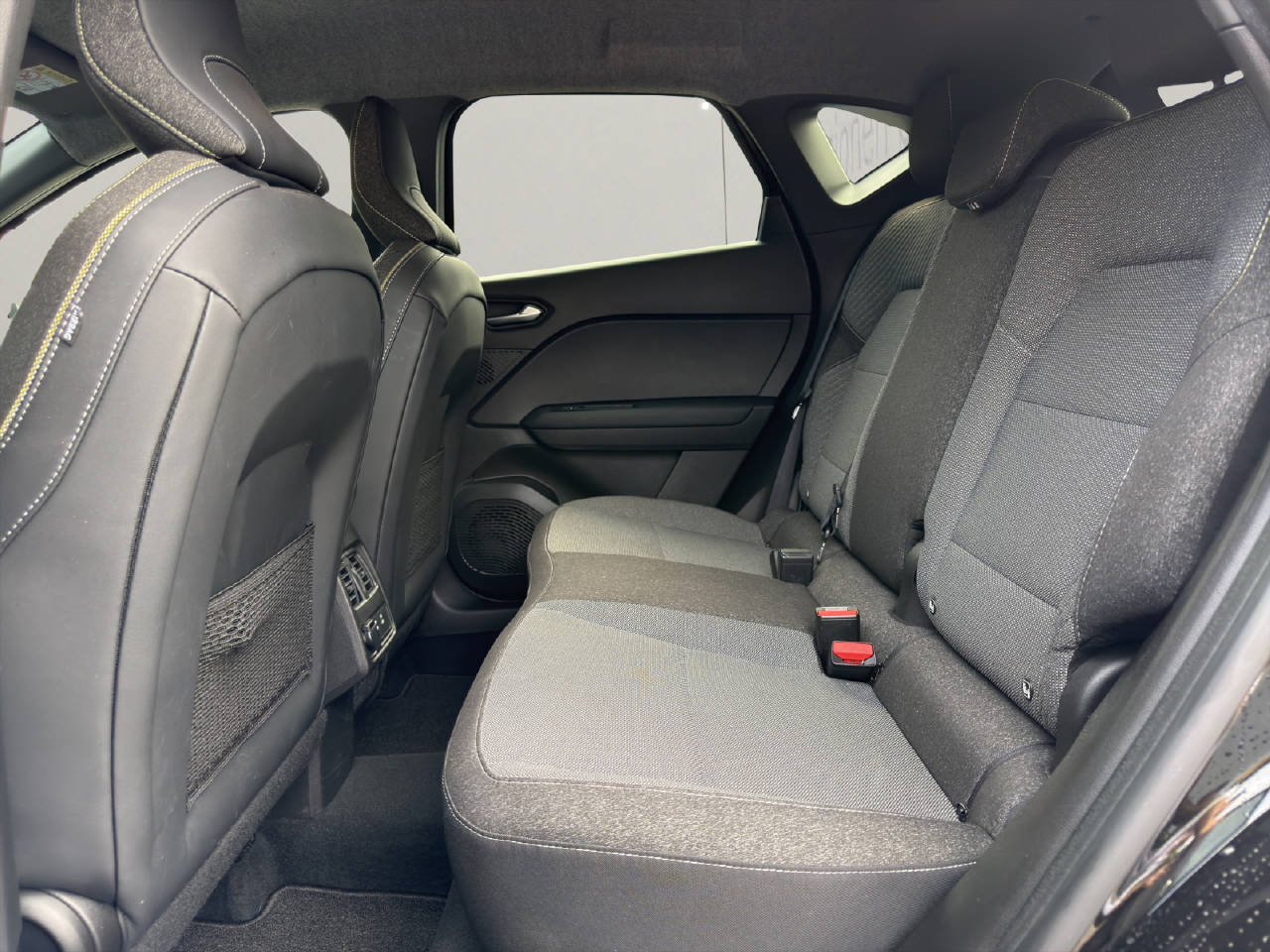 RENAULT Captur 1.6 E-Tech techno-image-10
