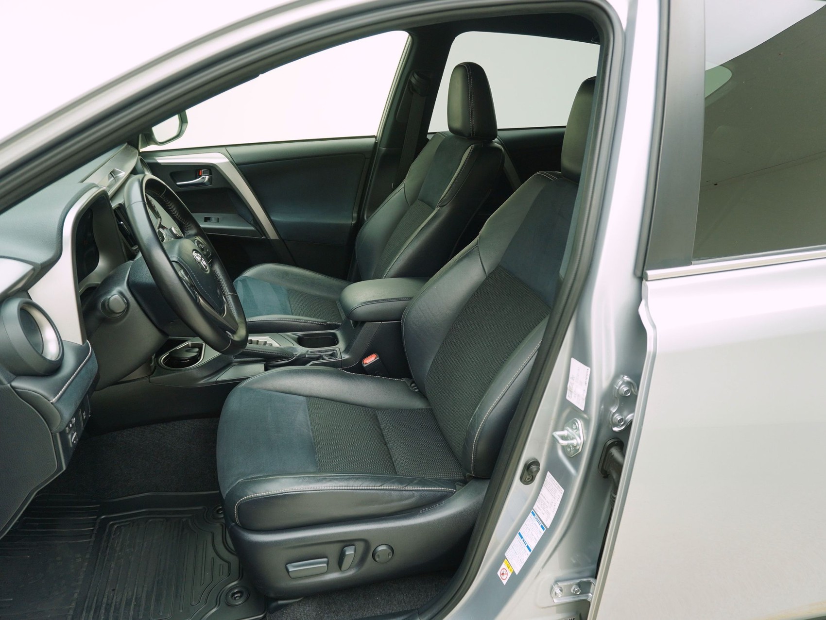 TOYOTA RAV4 2.5 HSD Style-image-8