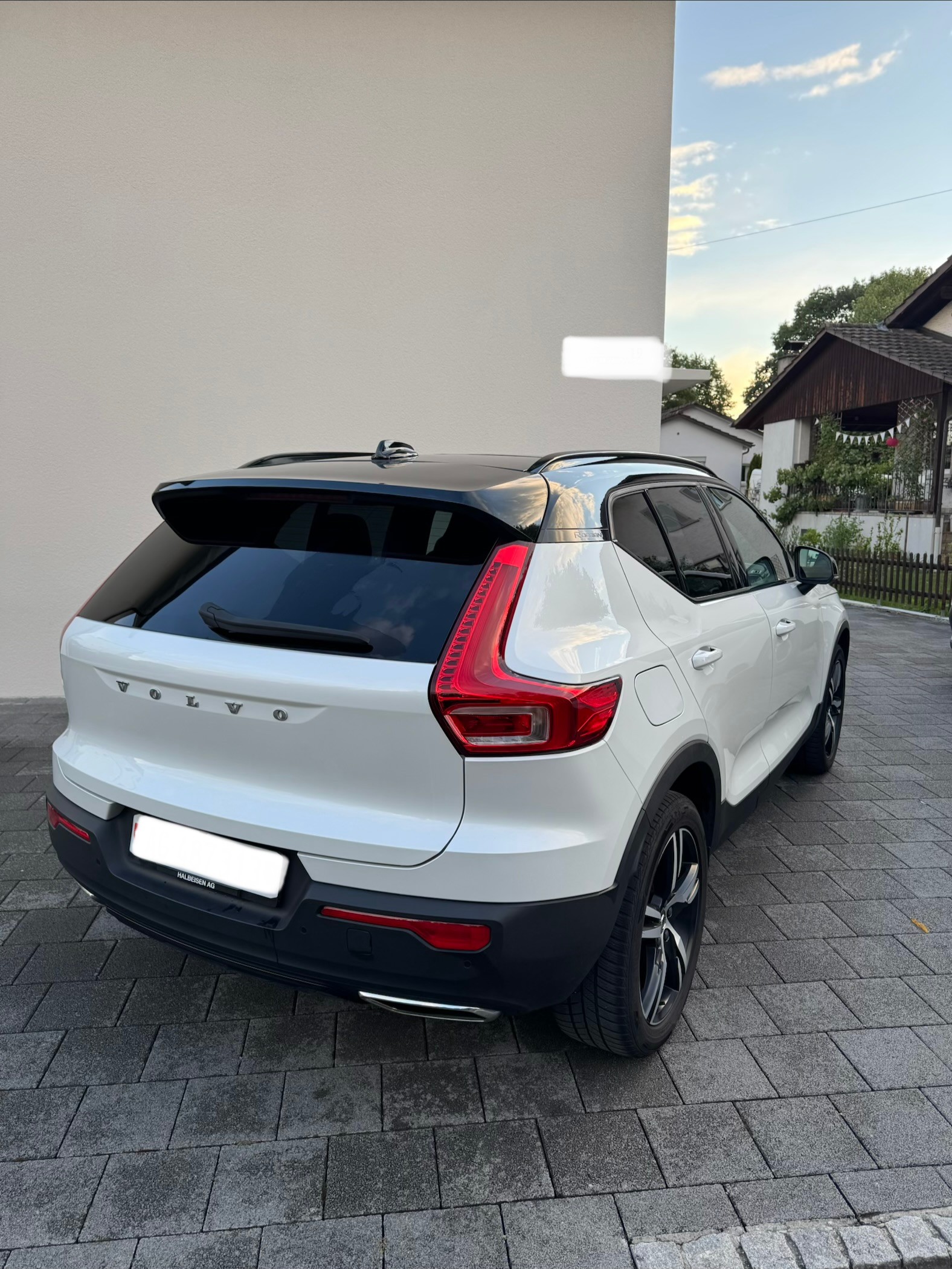 VOLVO 2.0 D4 R-Design AWD-image-4