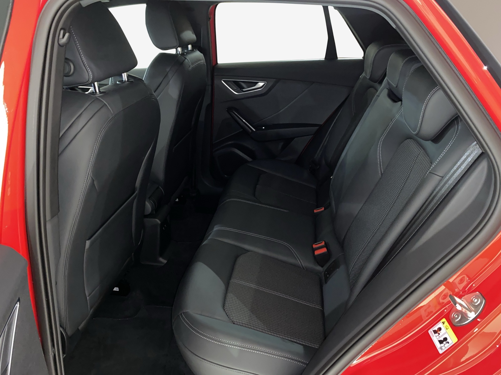 AUDI Q2 35 TDI advanced quattro S-tronic-image-11