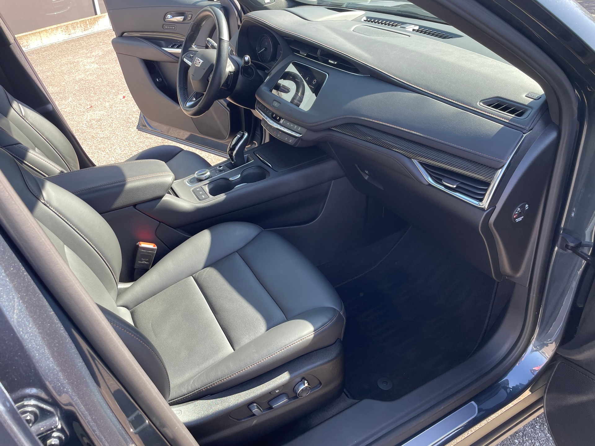 CADILLAC XT4 350D 2.0 Sport AWD Automat-image-9