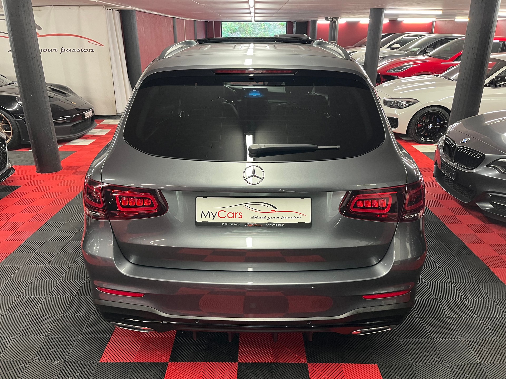 MERCEDES-BENZ GLC 200 AMG Line 4Matic 9G-Tronic-image-7