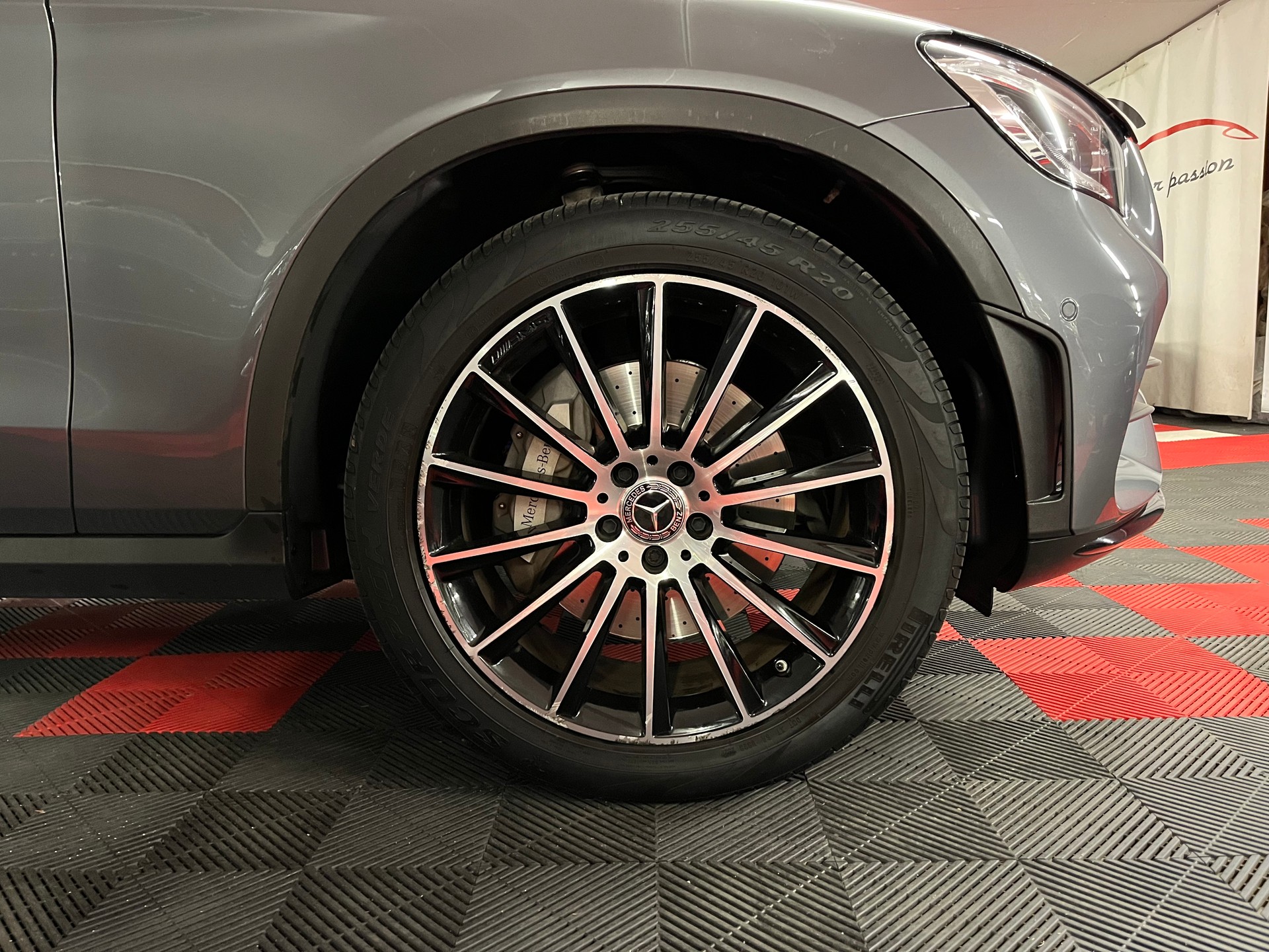 MERCEDES-BENZ GLC 200 AMG Line 4Matic 9G-Tronic-image-3
