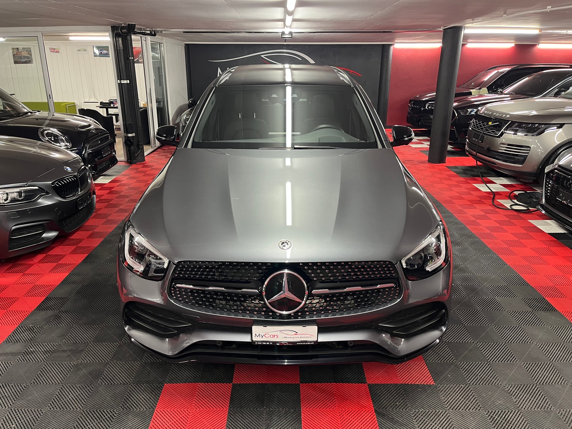 MERCEDES-BENZ GLC 200 AMG Line 4Matic 9G-Tronic-image-2