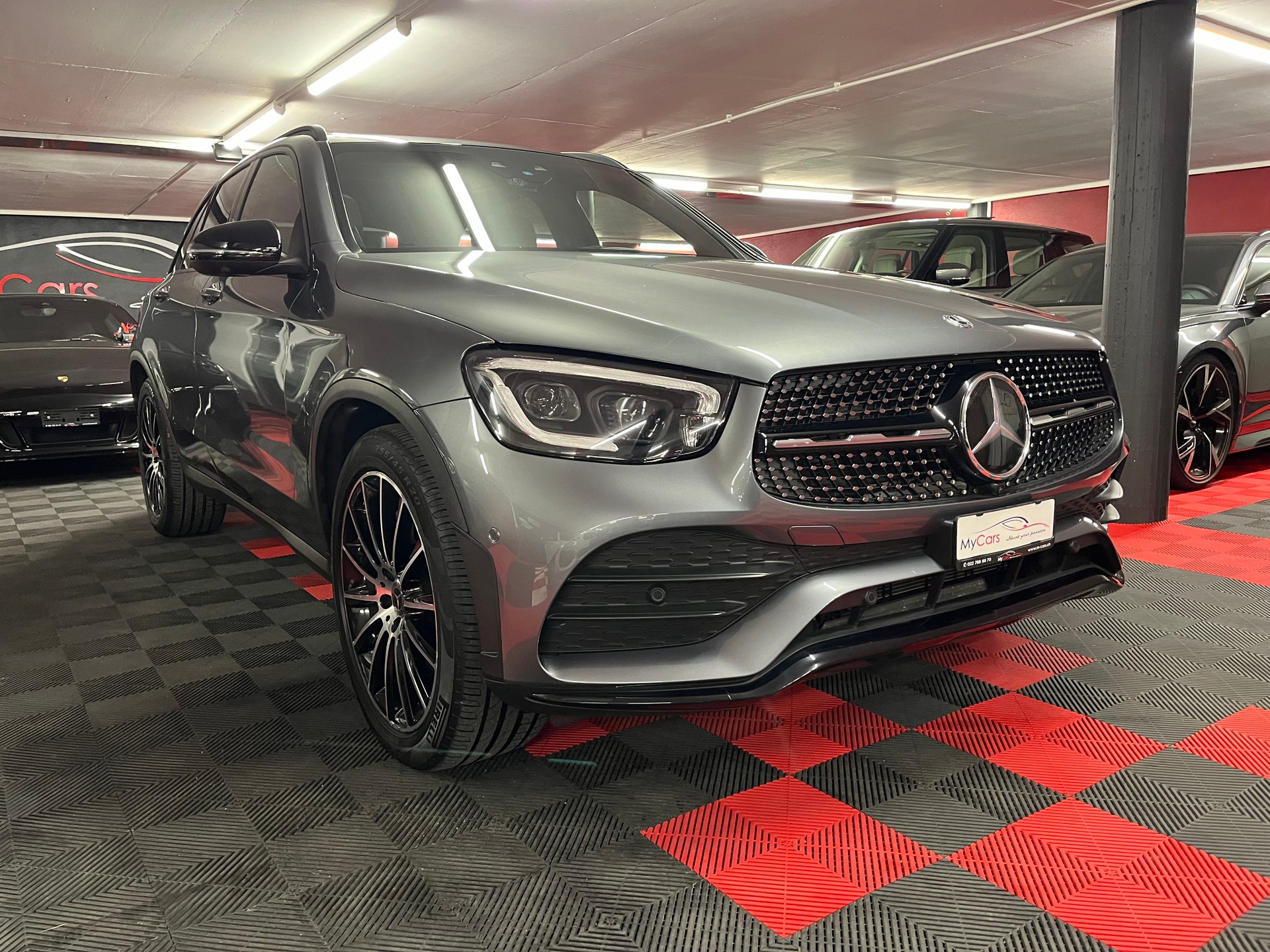 MERCEDES-BENZ GLC 200 AMG Line 4Matic 9G-Tronic-image-0