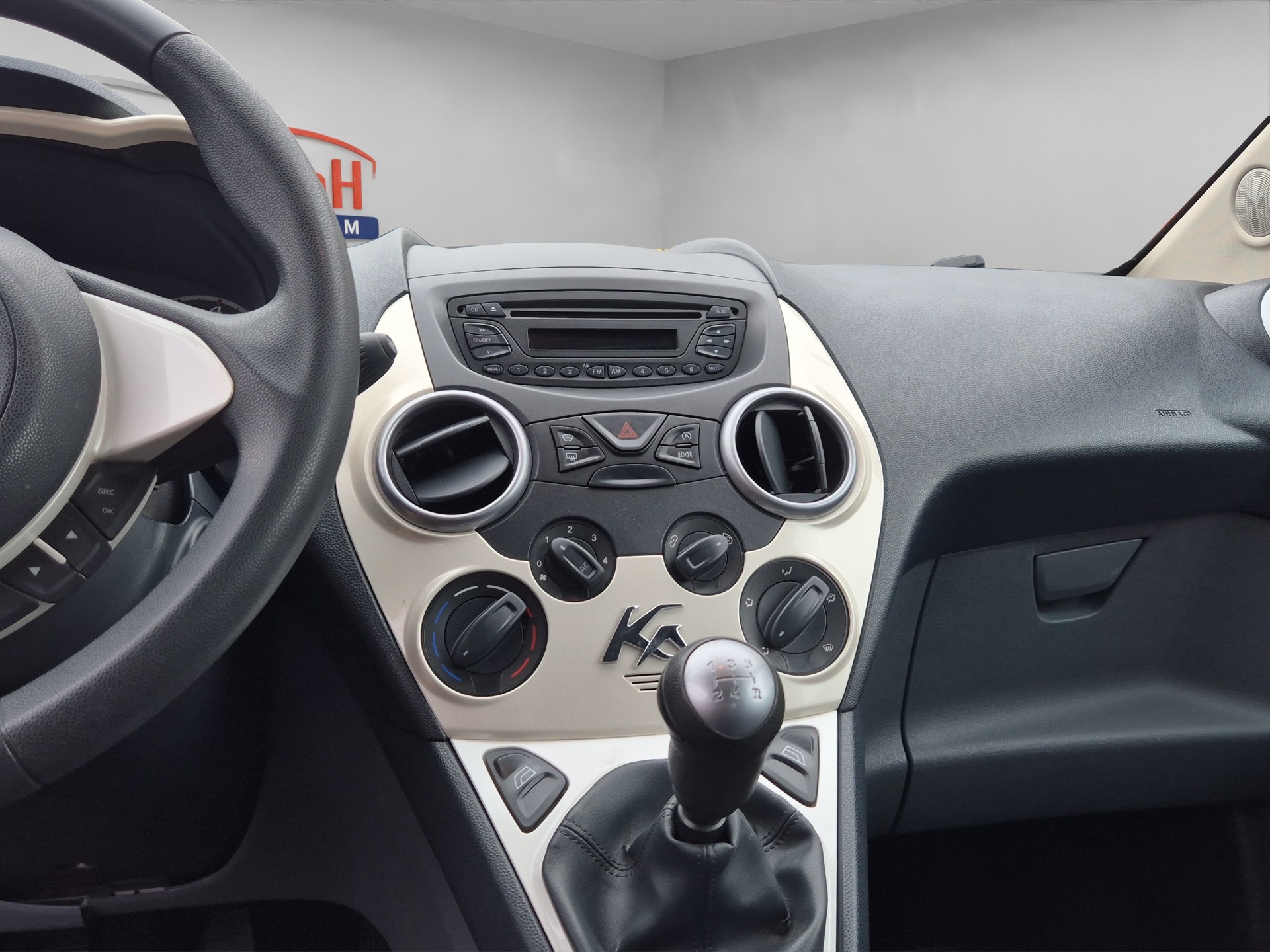 FORD KA 1.25 Titanium+-image-9