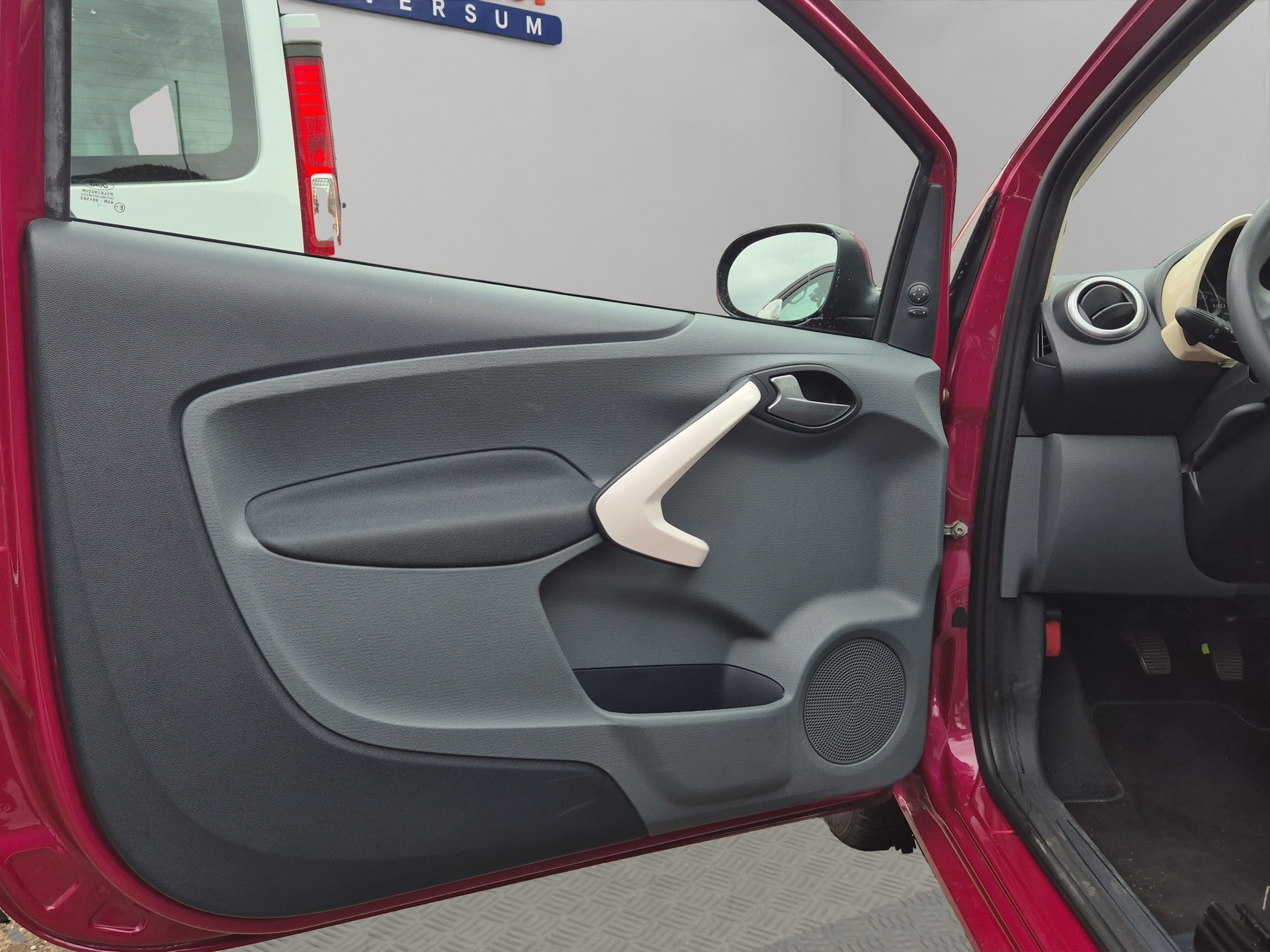 FORD KA 1.25 Titanium+-image-7