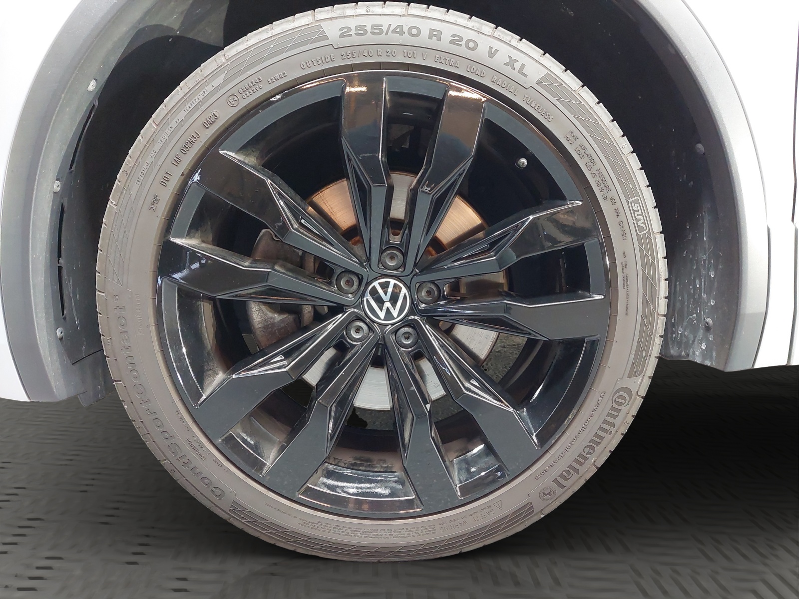 VW Tiguan 2.0 TDI SCR R-Line 4Motion DSG-image-13